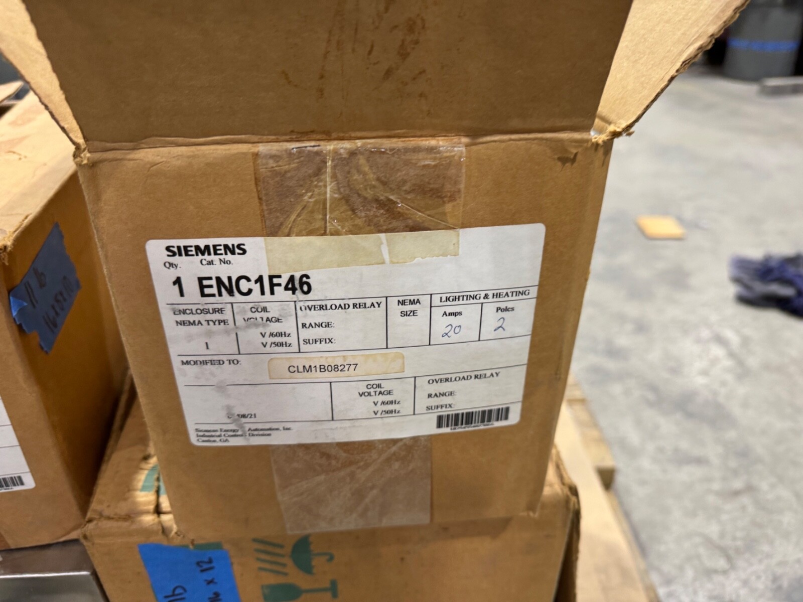 SIEMENS 120V COIL 2 Pole Lighting Contactor ELECTRICALLY HELD Enclosure 20 Amp