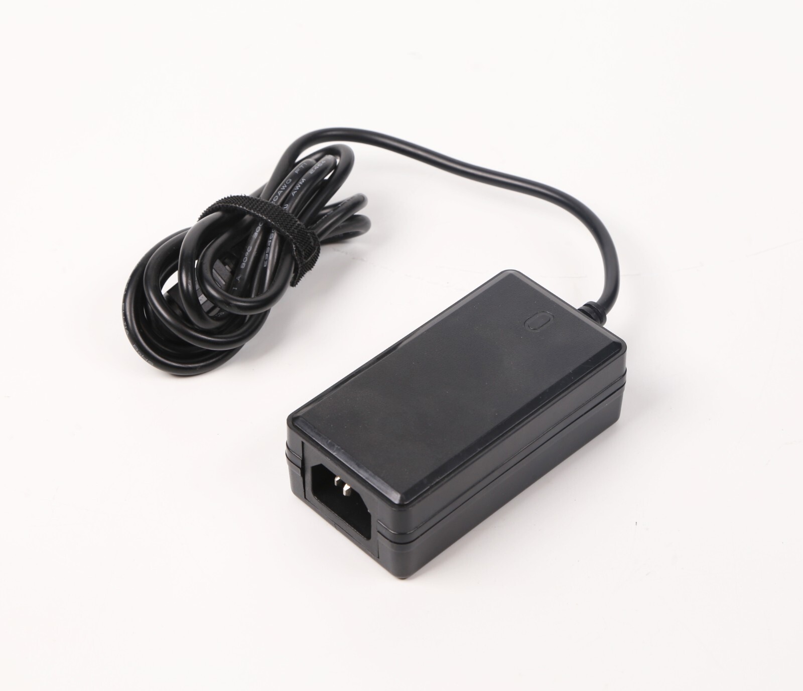 QSR Power Supply; Input: 100-240V, 50/60Hz, 1.5A Max; 3-Pin Plug, w/ Power Cord