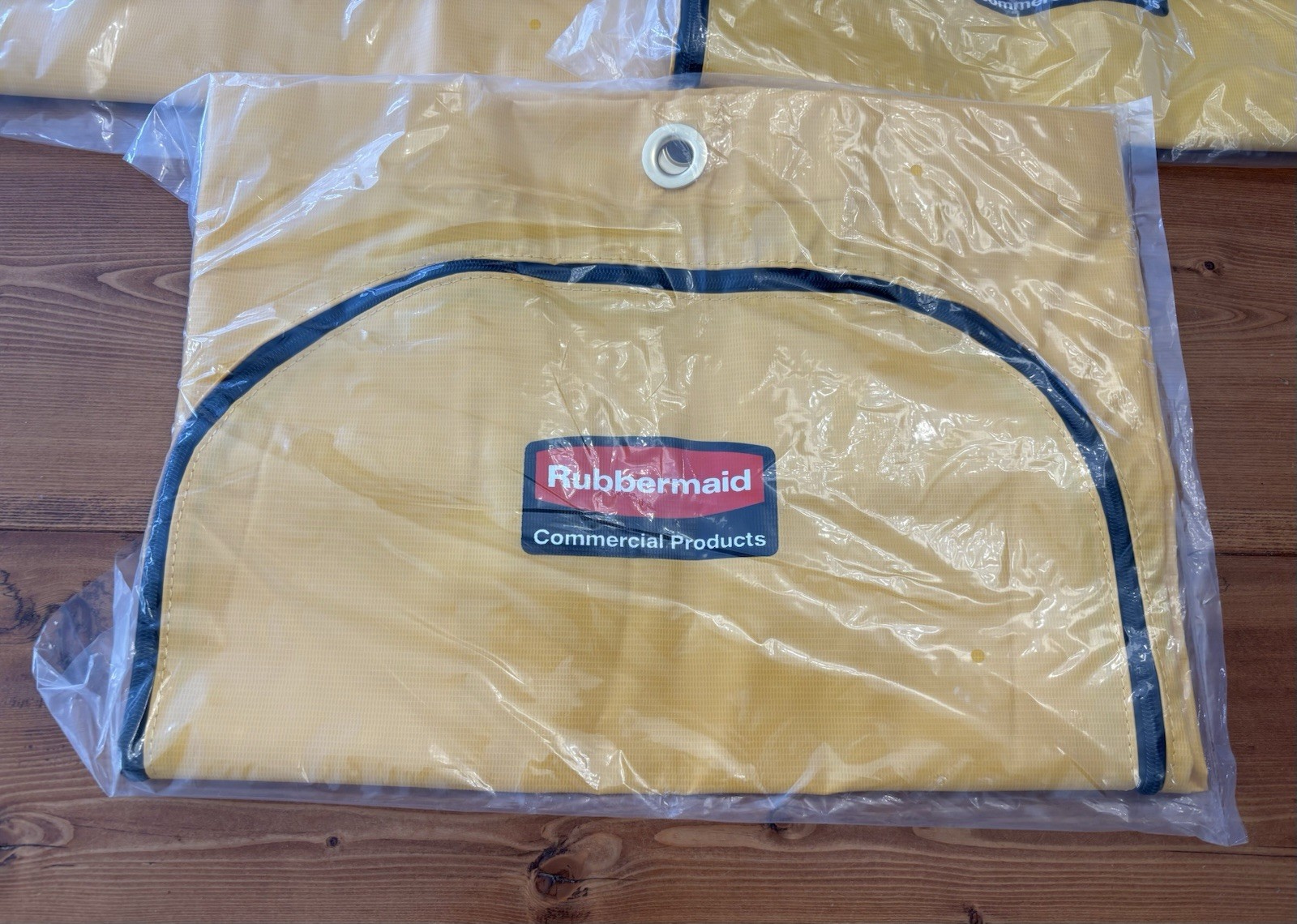 Lot of (3) Rubbermaid Commercial 1966719 24 gal Zippered Cleaning Cart Bags NEW