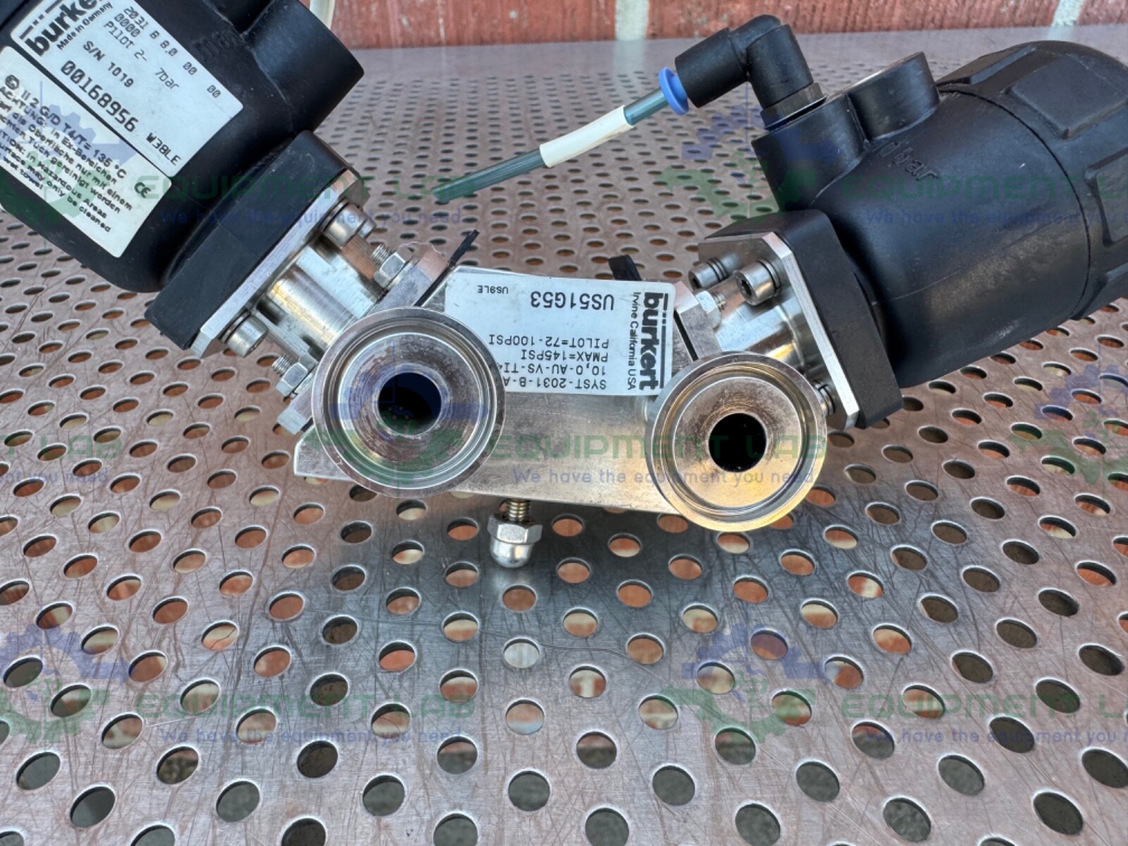 2 Burkert 2031 A 8.0 00 00 0000 3-Way Pneumatic Solenoid Valve