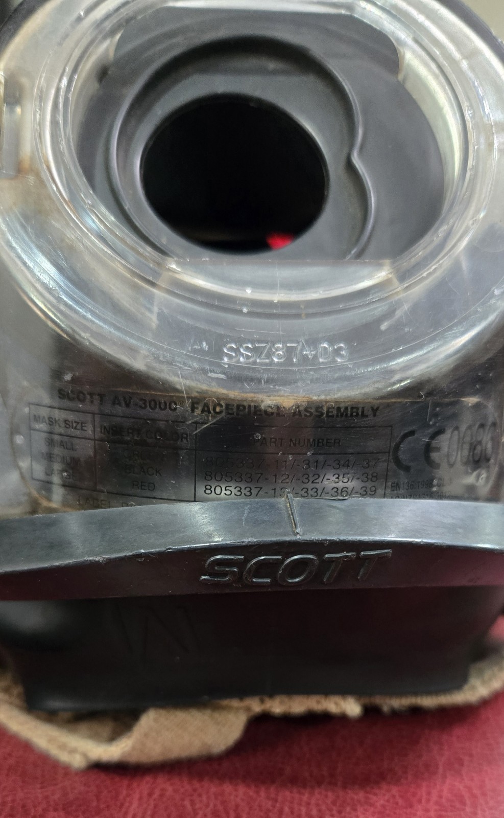 Scott AV-3000 Fire Fighter SCBA Mask Amp Bracket Size MEDIUM Harness