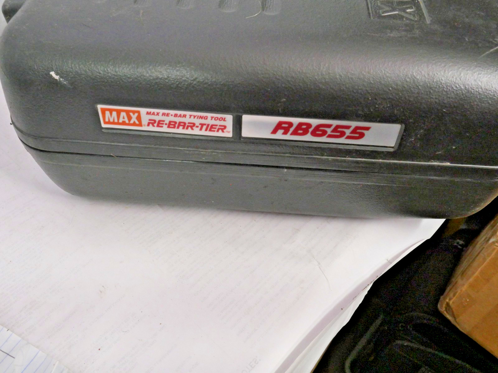 MAX RB655 Rebar Tier with (3) Batteries , Case ,Charger and Manual , Works Fine