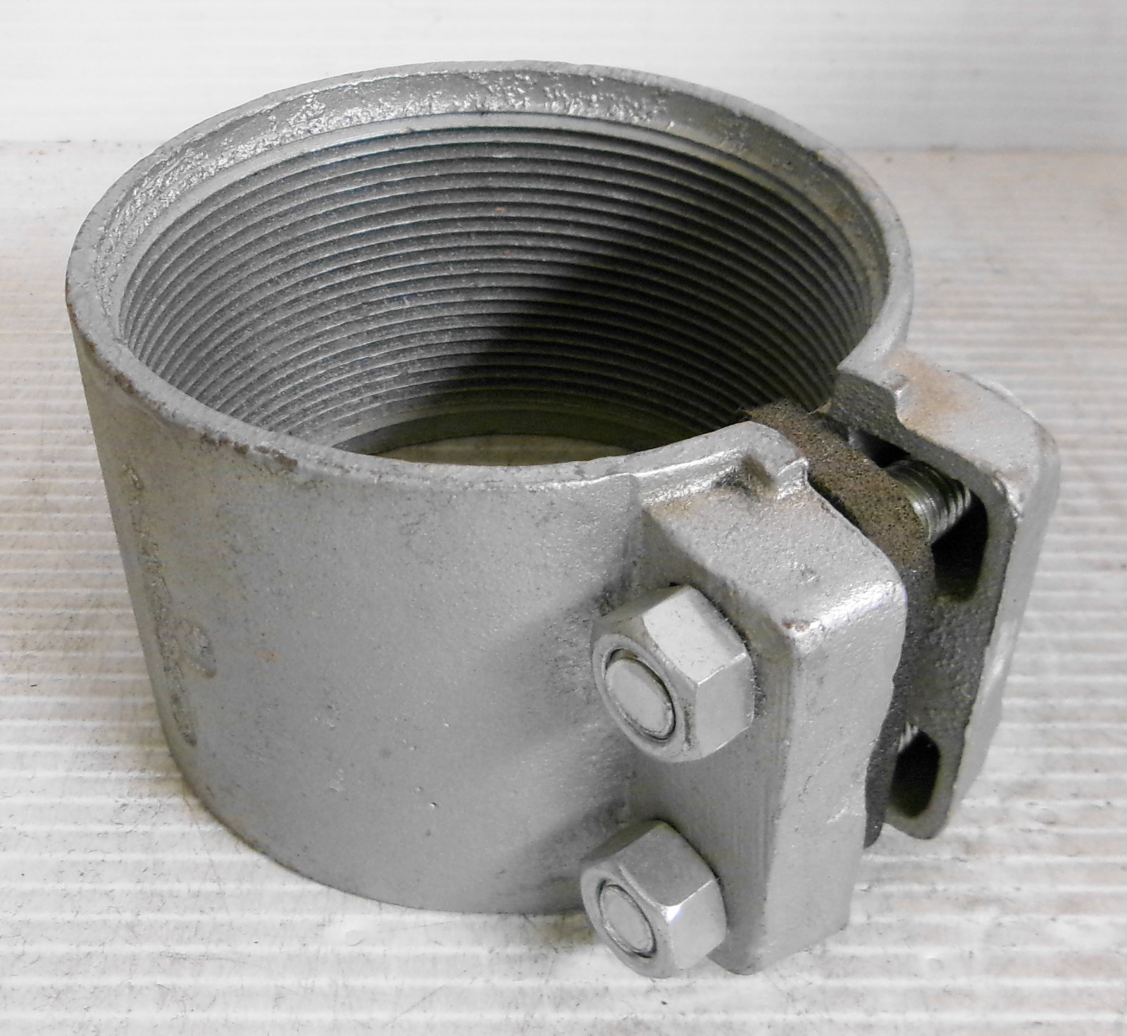Oz Gedney SSP 400 Split Conduit Coupling 4″