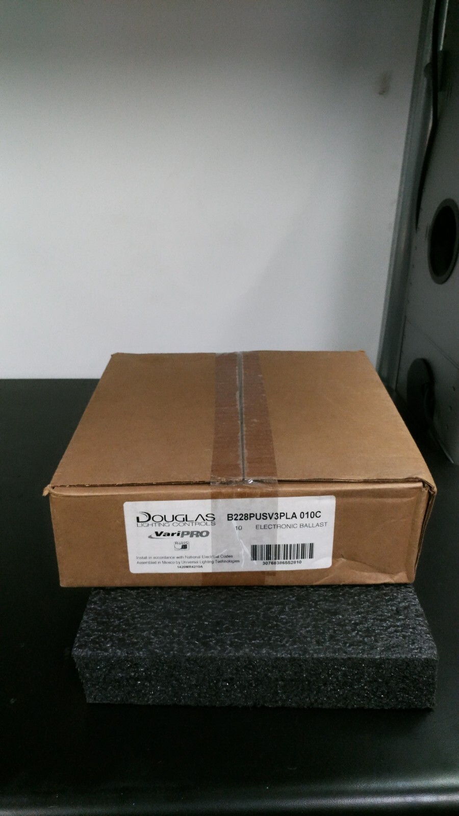 DOUGLAS Lighting Controls VariPRO B228PUSV3PLA Electronic Dimming Ballast