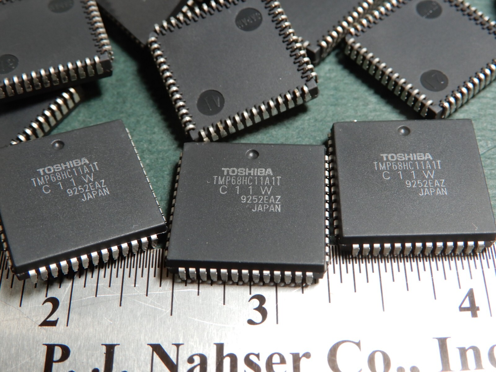 Toshiba PLCC-52 Microcontroller IC’s TMP68HC11A1T Qty 25 NOS