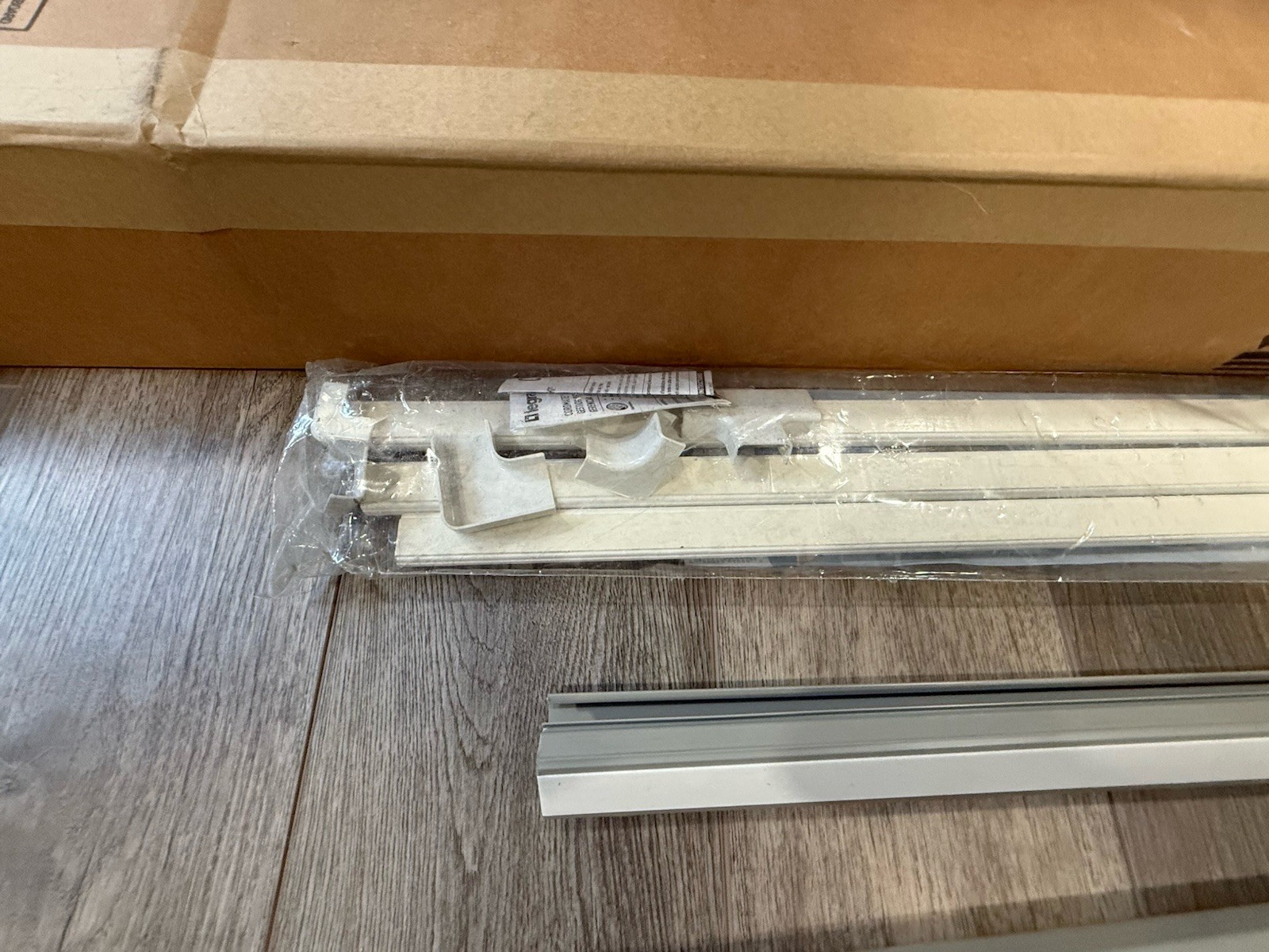 Panduit Raceway kit; 4 6ft grey, 1 3ft 11.5inch grey, and white Legrand bag of 3