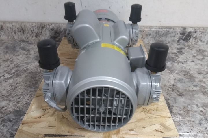 Gast 8HDM-19-M850X 2 HP 1725 RPM 115/230VAC 11 CFM Piston Air Compressor
