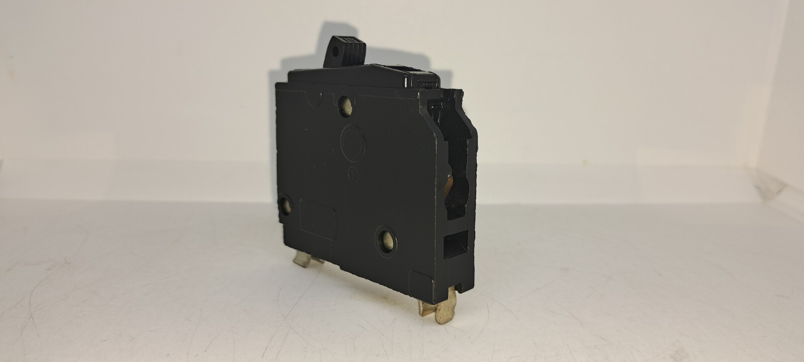 Square D QO115 15 Amp 1 Pole 120/240V Grooved Handle Circuit Breaker Type QO