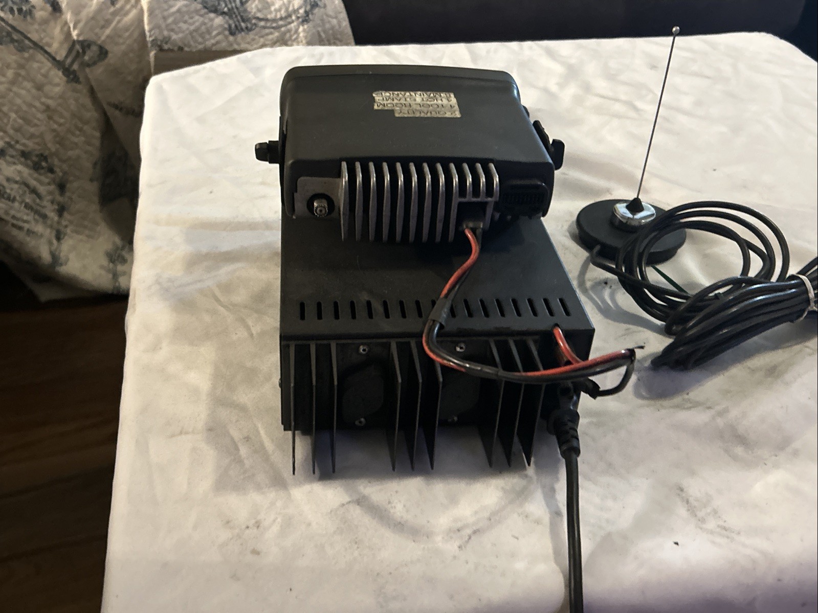 Motorola CDM1250 Two Way Radio & Ashtron SL-11R Base