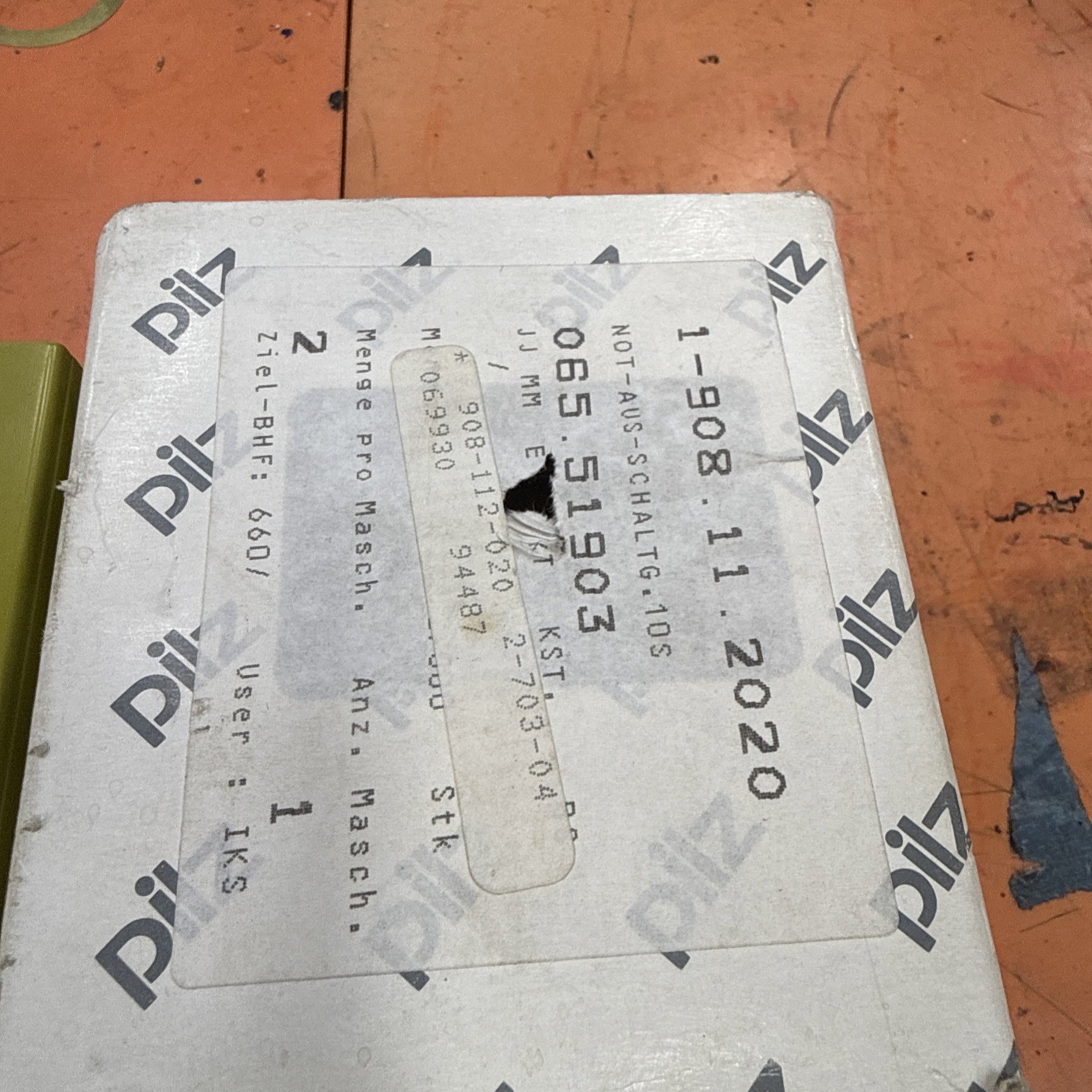 New In Box PILZ PNOZ V fest 3S 1SZ/10 Safety Relay ID 474799 NIB 24VDC coil