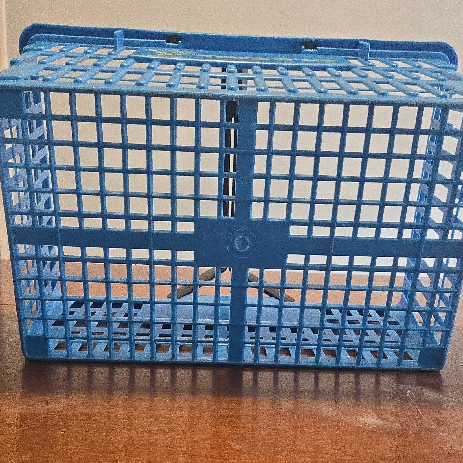 Toys R Us Geoffrey The Good Basket Blue Plastic Hand Basket Stackable