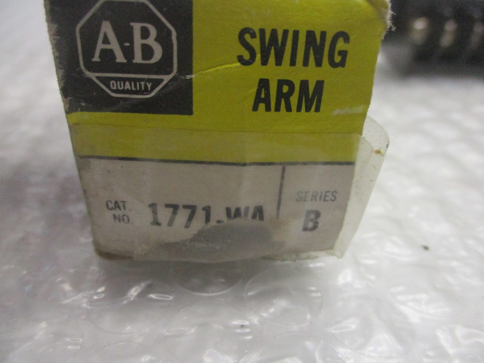 ALLEN BRADLEY 1771-WA SER.B SWING ARM (AS PICTURED) NSMP