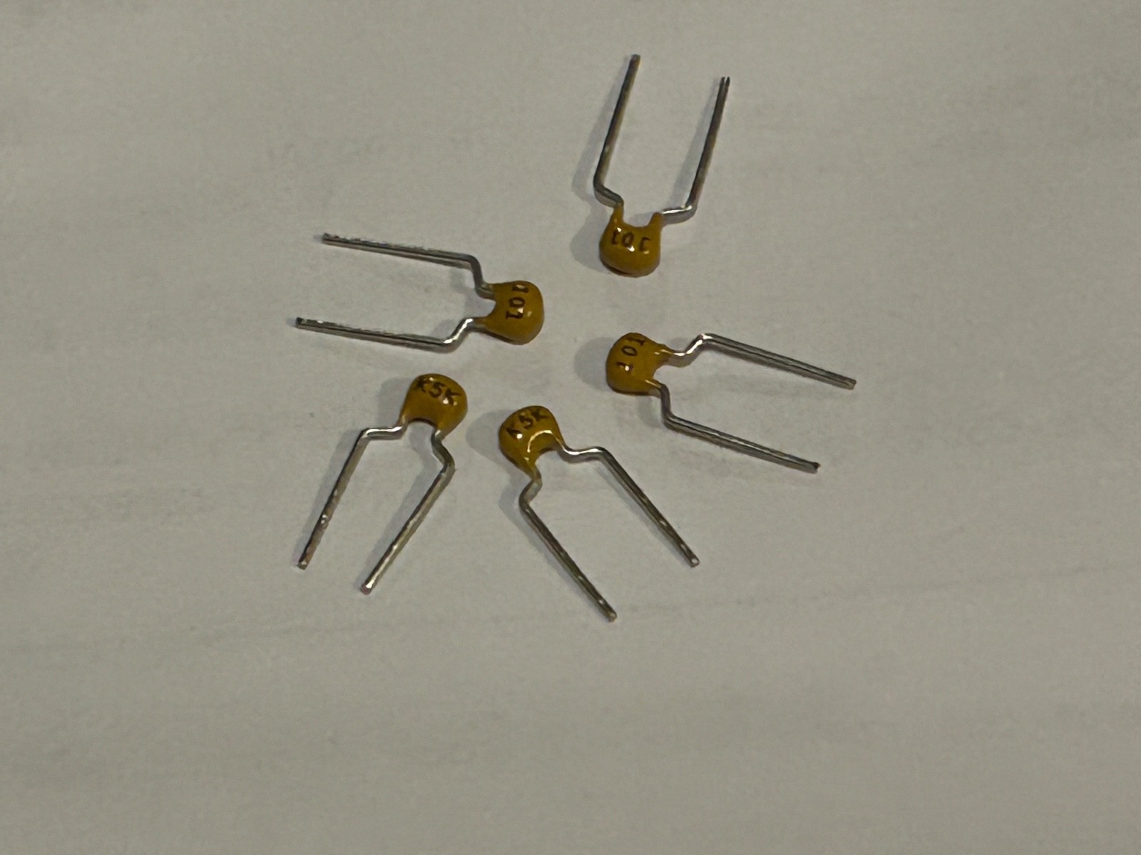 3 pcs 4.7pf-680pf 50V Monolithic Ceramic Chip Capacitor Choose Your Own Value