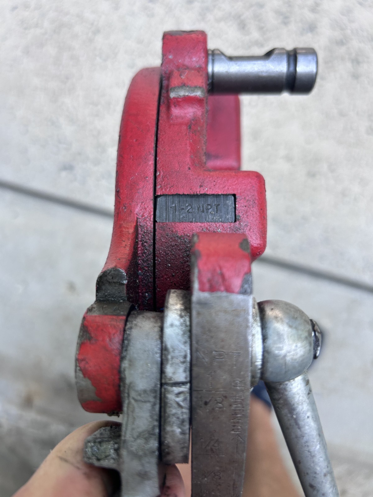 Universal Die Head (fits Ridgid 300 Pipe Threader) Equivalent to Ridgid 811A