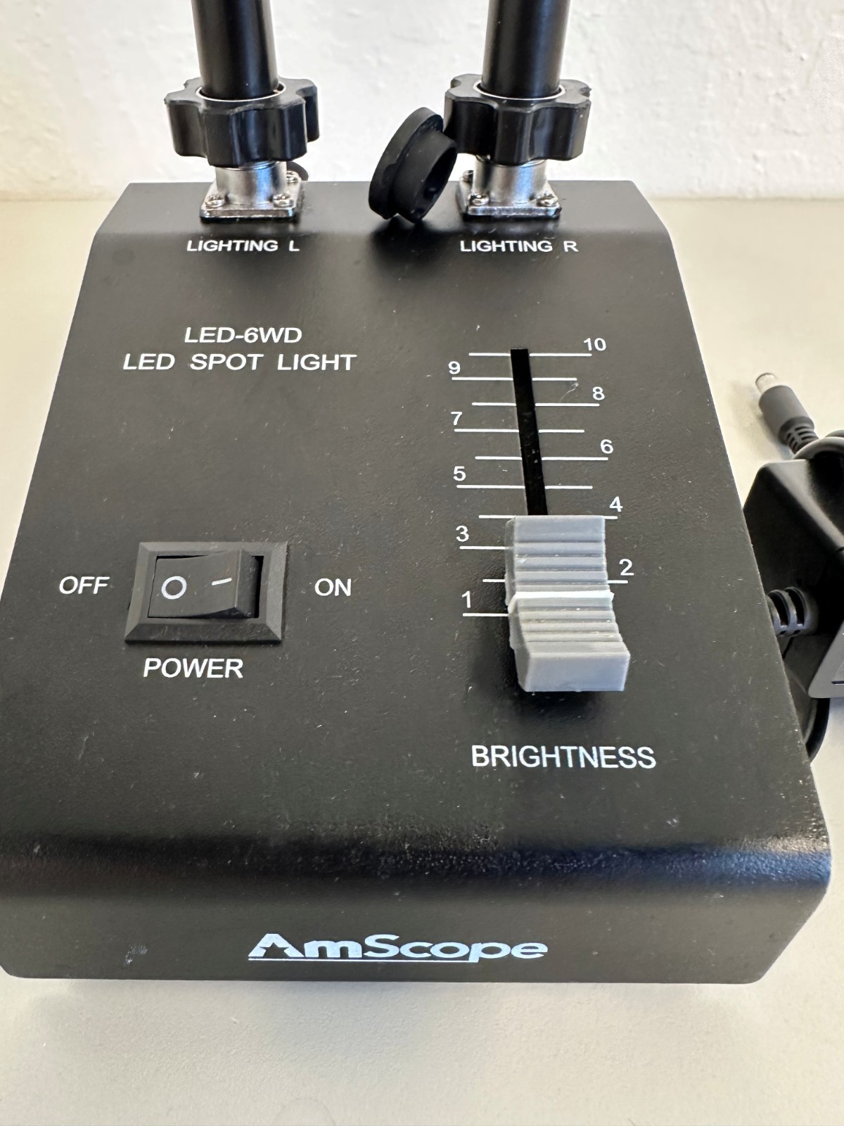 AmScope Led-6W Powerful 6 Watt LED Dual Gooseneck Light Illuminator YAG181102