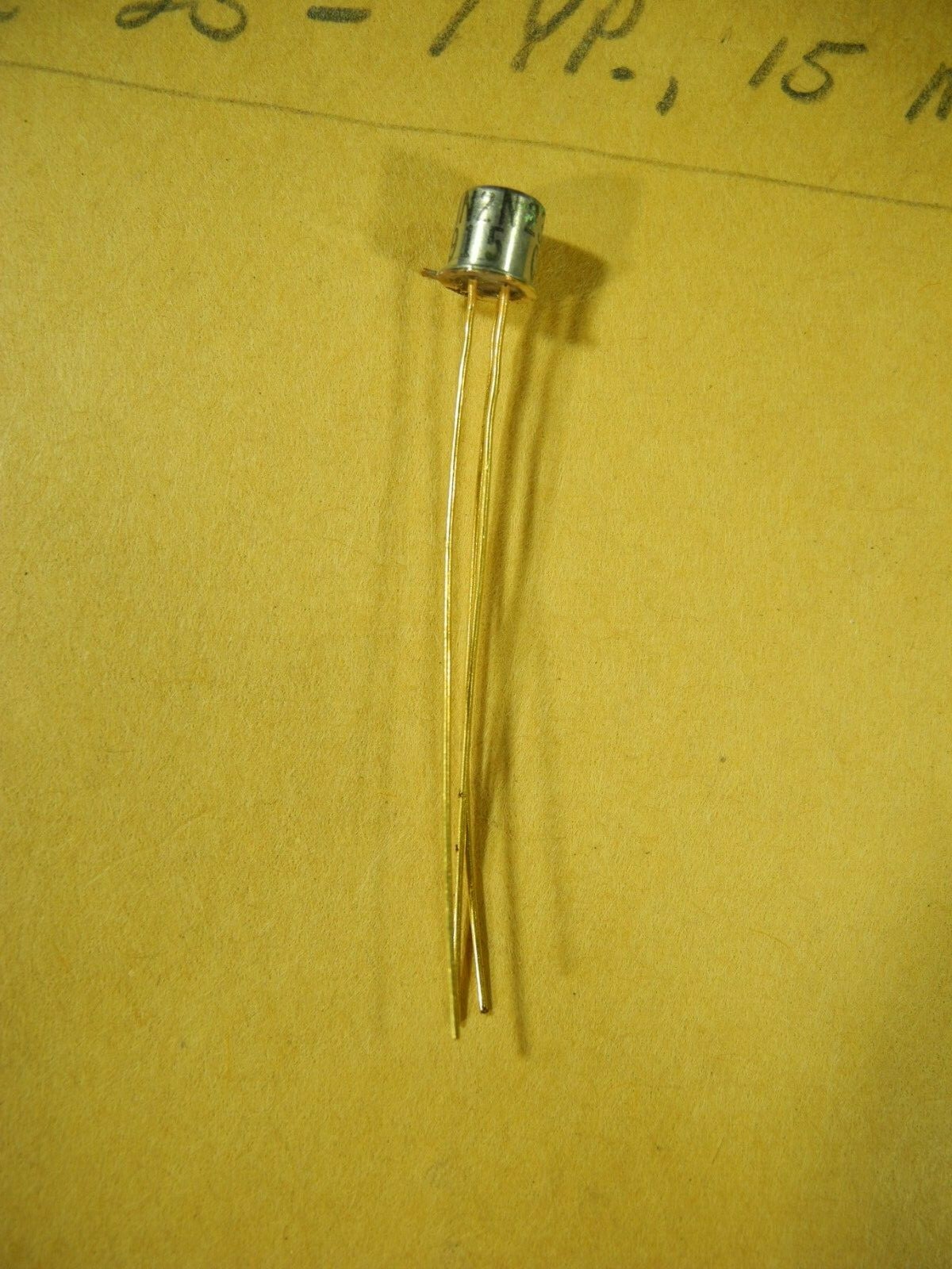 Vintage transistors 2N2378 PNP SILICON 10V-50MA-150MW-20MHz HFE 25-TYP., 15 MIN