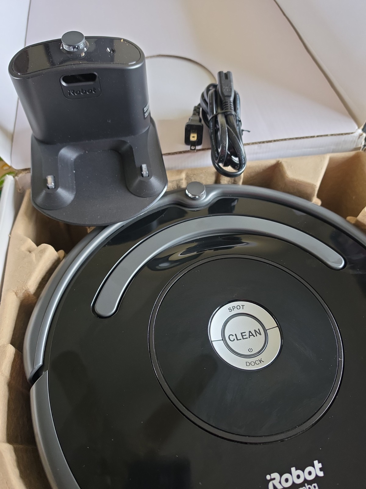 iRobot Roomba 675 Wi Fi Connected Robot Vacuum Black R675020 Not Working