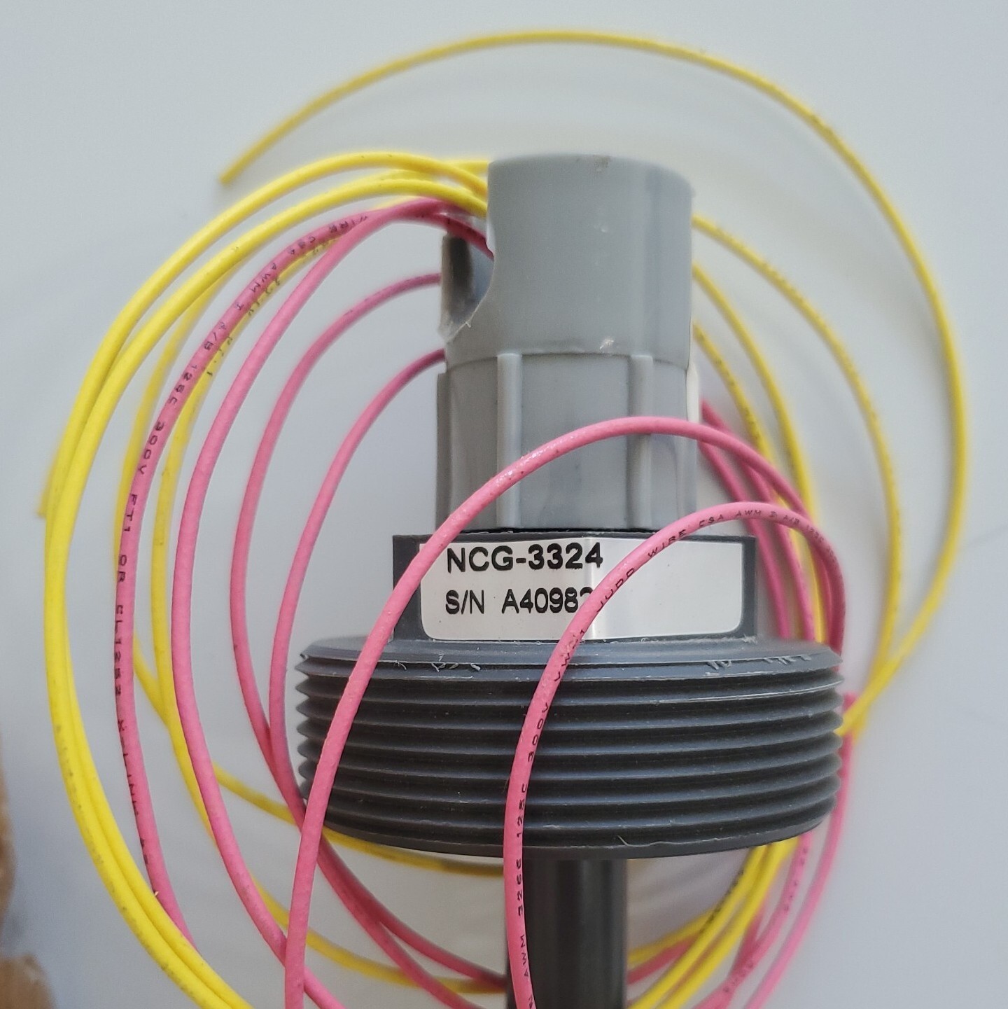 *NEW* Manufacturer ?? NCG-3324 2″ Npt Level Limit Switch 35″ + Warranty!