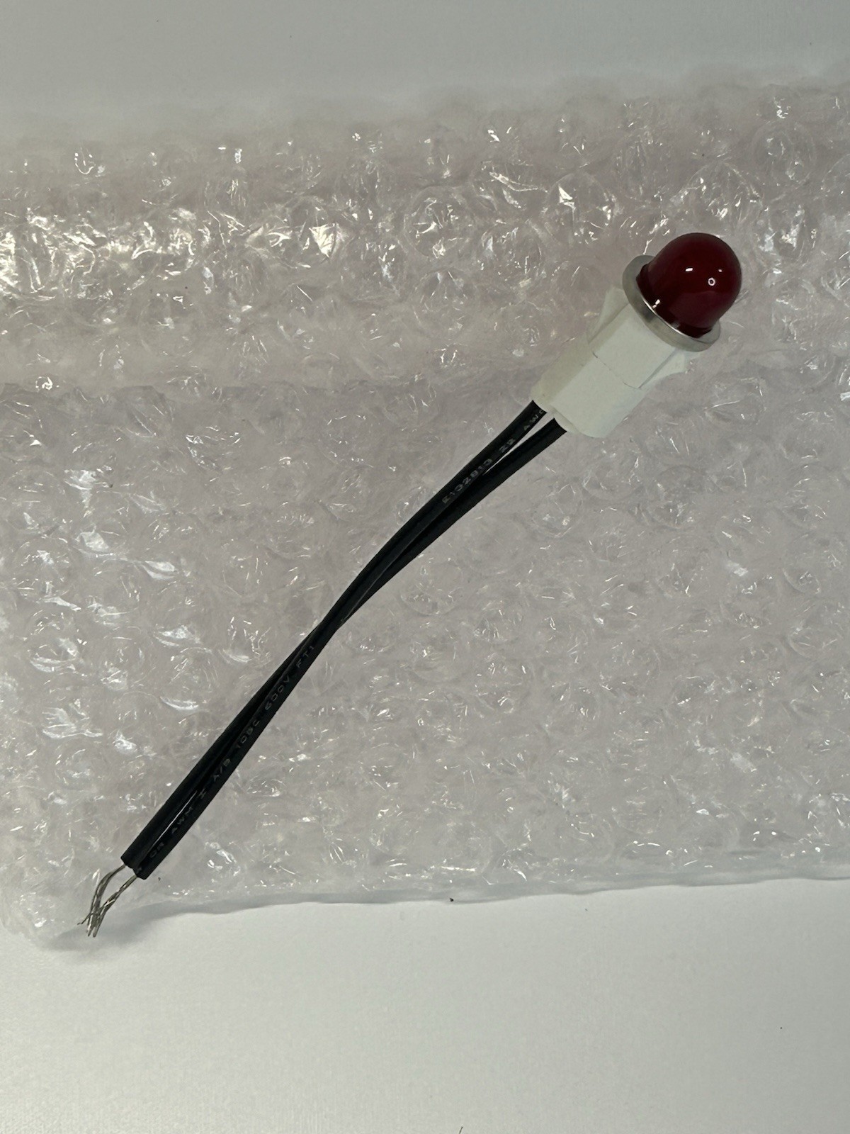 Lot of 21 VCC 1050A1 Red Neon Indicator Light Pilot Lamp 125VAC 1/2W Brand New