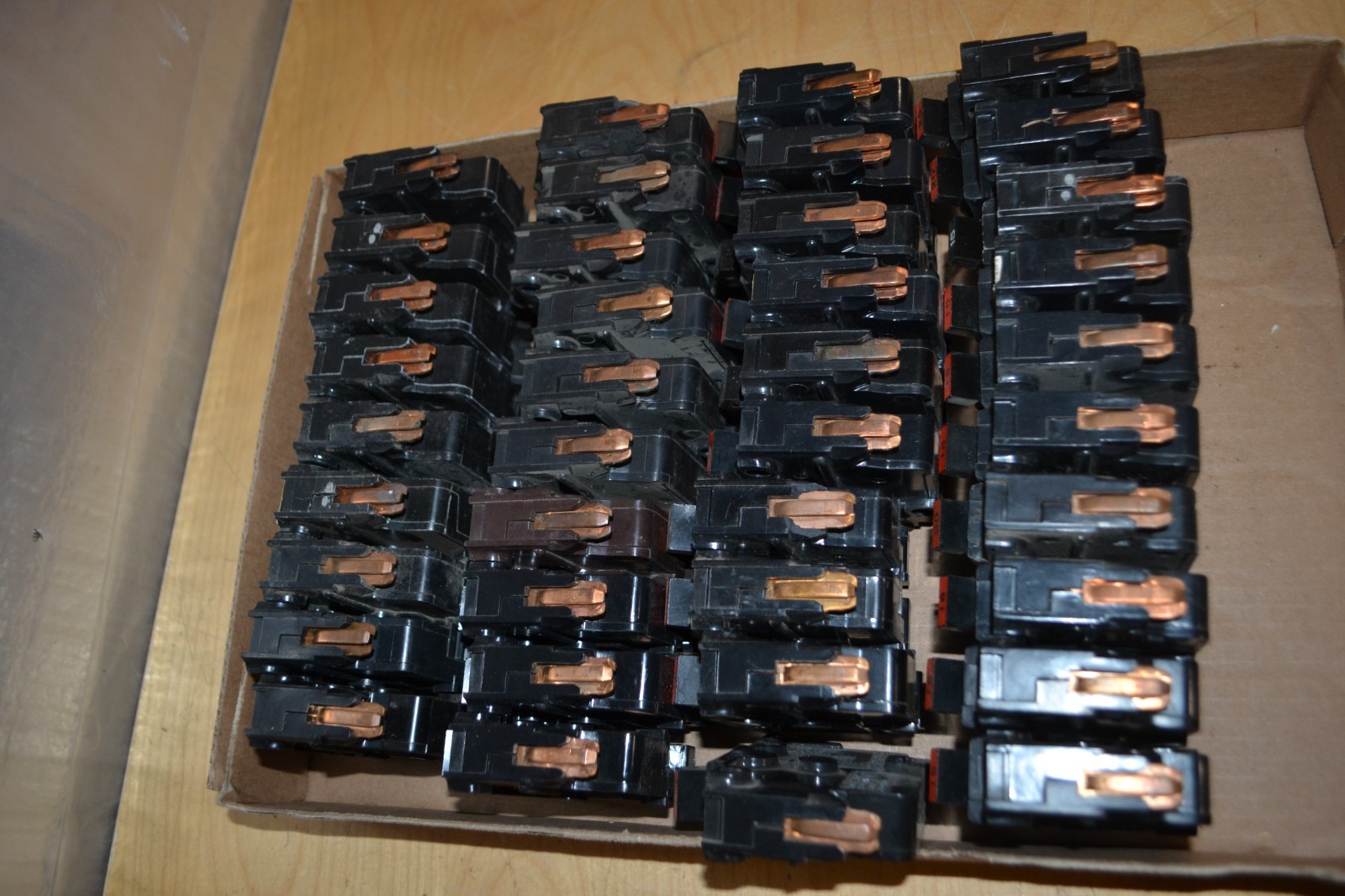 Lot of 39 ~ Federal Pacific FPE ~ Type NA Thick 1 Pole 15-40 Amp Breakers NA115