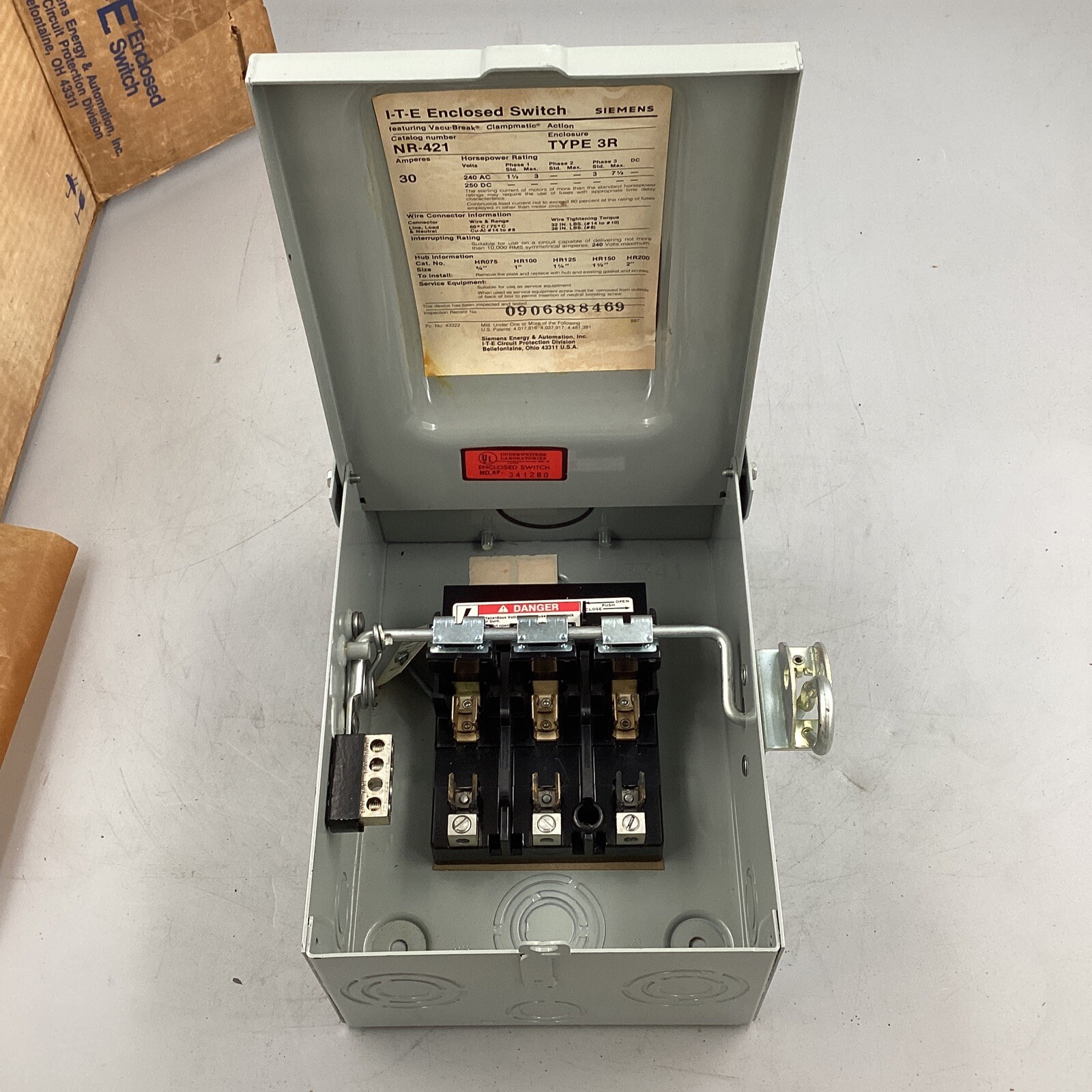 HOUSTON STOCK NEW SIEMENS NR421 DISCONNECT SWITCH 30A 240V NEMA 3R FREE SHIPPING