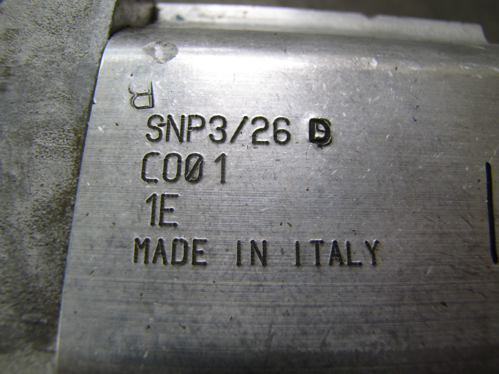 SAUER SUNSTRAND SNP3/26D ROTARY GEAR HYDRAULIC PUMP 1″ FLANGE IN/OUT .765″ SHAFT