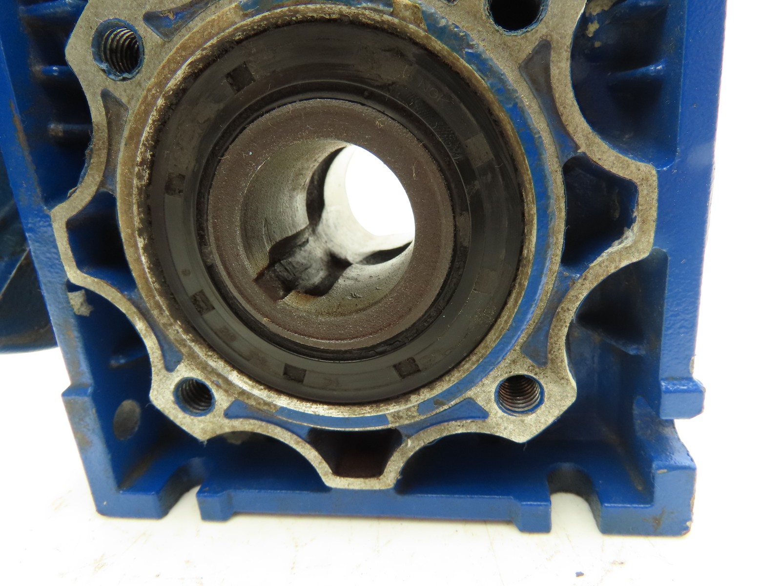 Motovario NMRV 050 Gearbox 20:1 Reducer 87.5rpm Hollow Shaft Output 56C