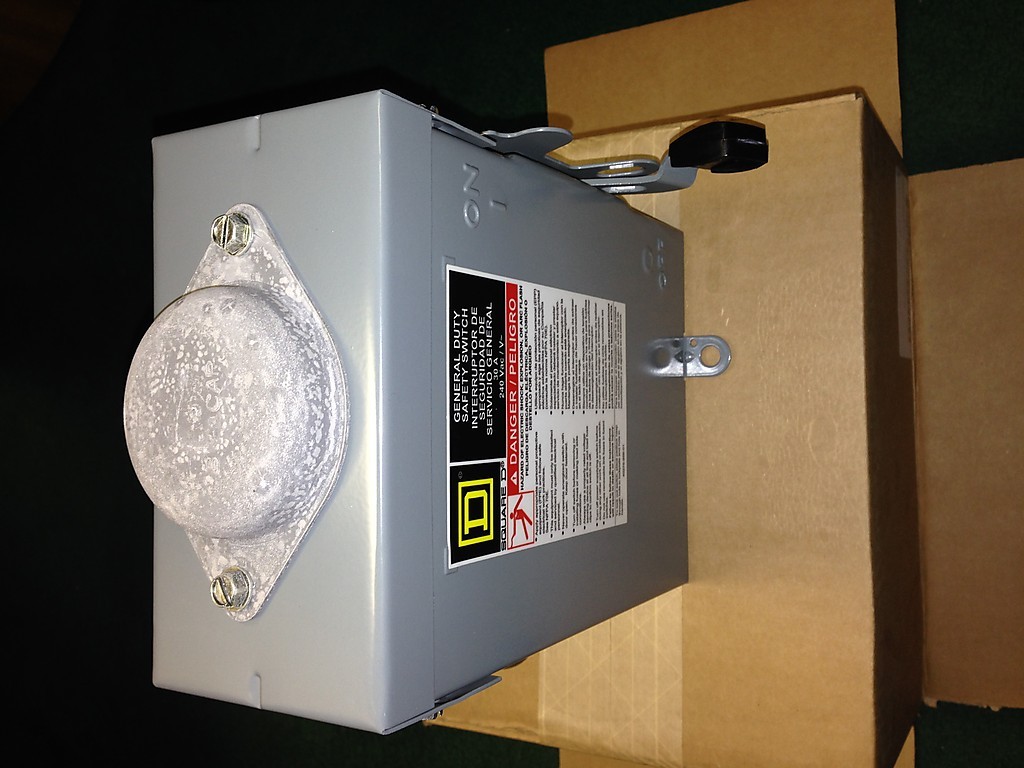 SQUARE D SAFETY Disconnect – SWITCH D221NRB SERIES E3 3R ENCLOSURE 30 AMP 60 HZ
