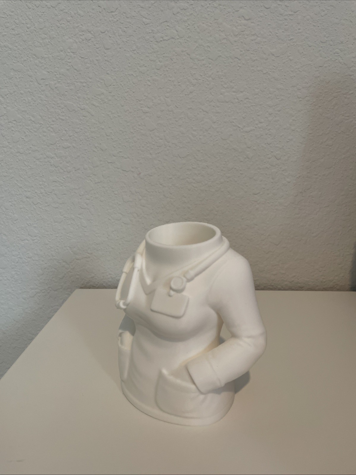 Pen stand, comb, pencil stand, brush stand, white medical jacket