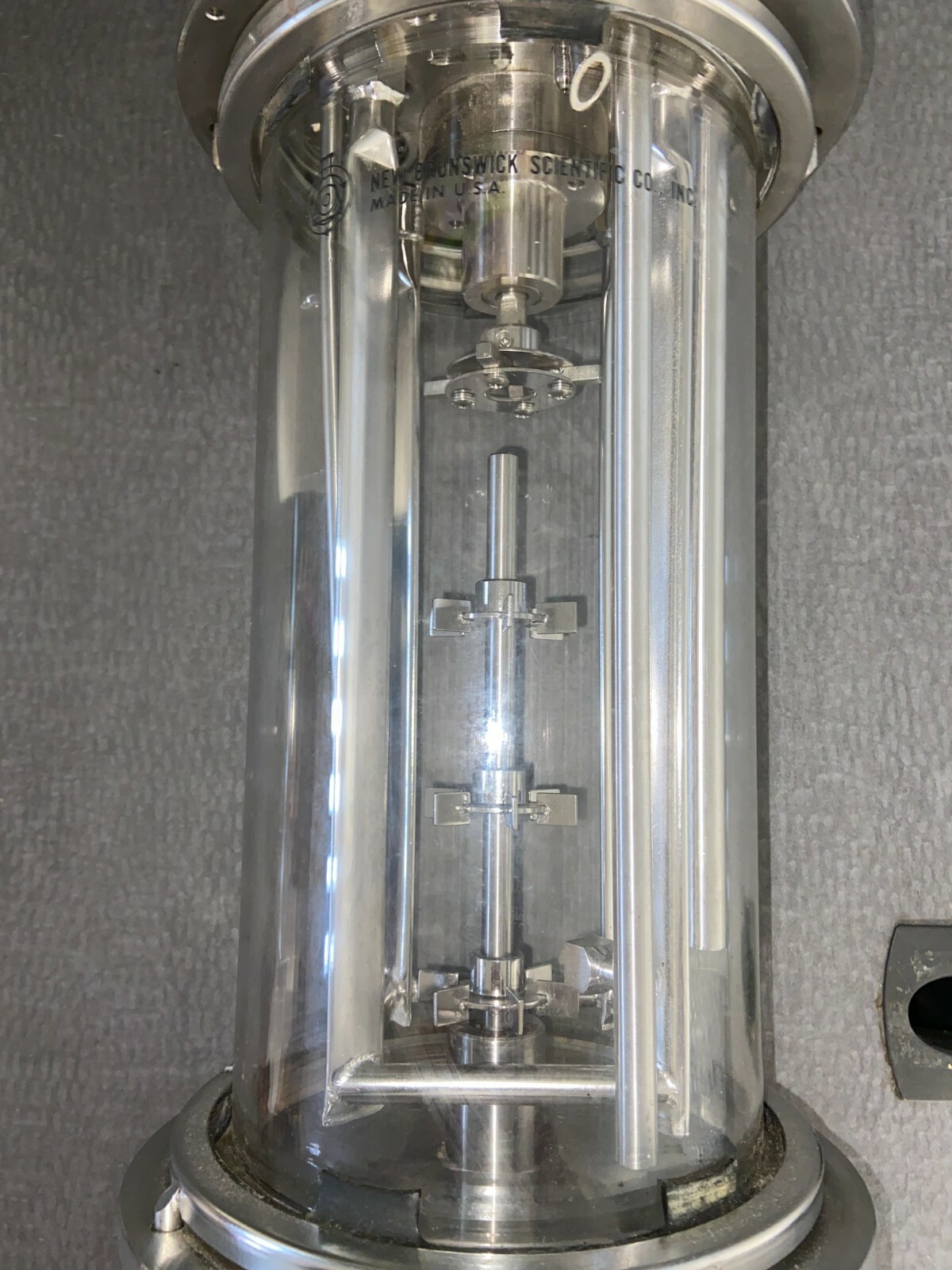 New Brunswick Scientific Model 9787 Glass Bioreactor Fermentation Vessel – Used