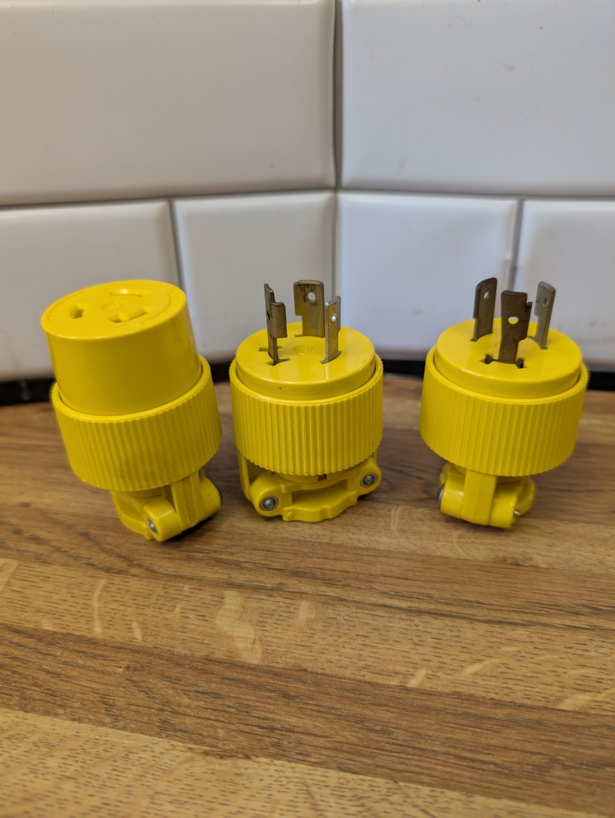 Pass & Seymour Twist Turn 20A Locking Plug NEMA L5-20 125V 2 Male & Female