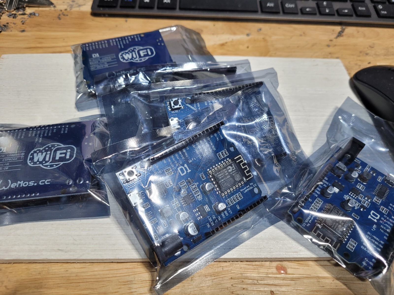 ESP-12F 12E WeMos D1 WiFi based ESP8266 shield for arduino Compatible IDE