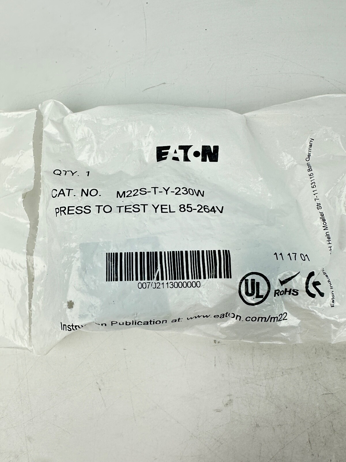 EATON M22S-T-Y-230W Press To Test Yellow *LOT OF 2*