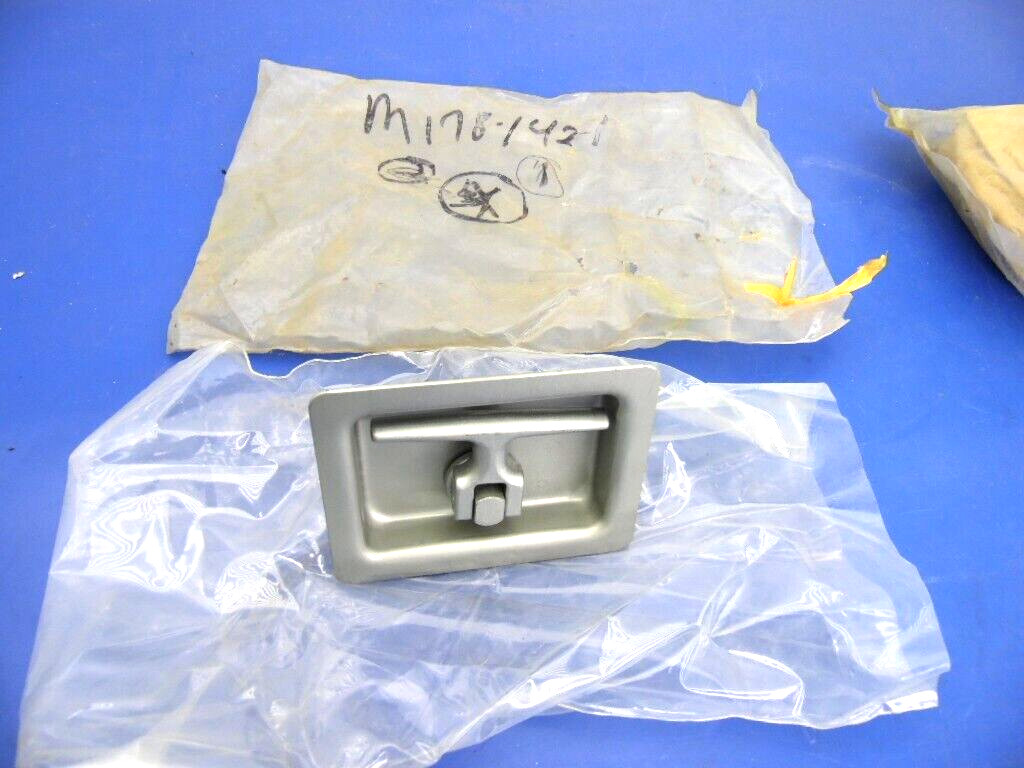 OEM LEROI Dresser M178-142, Door Latch, AIR COMPRESSOR ,NEW, Lot of 1