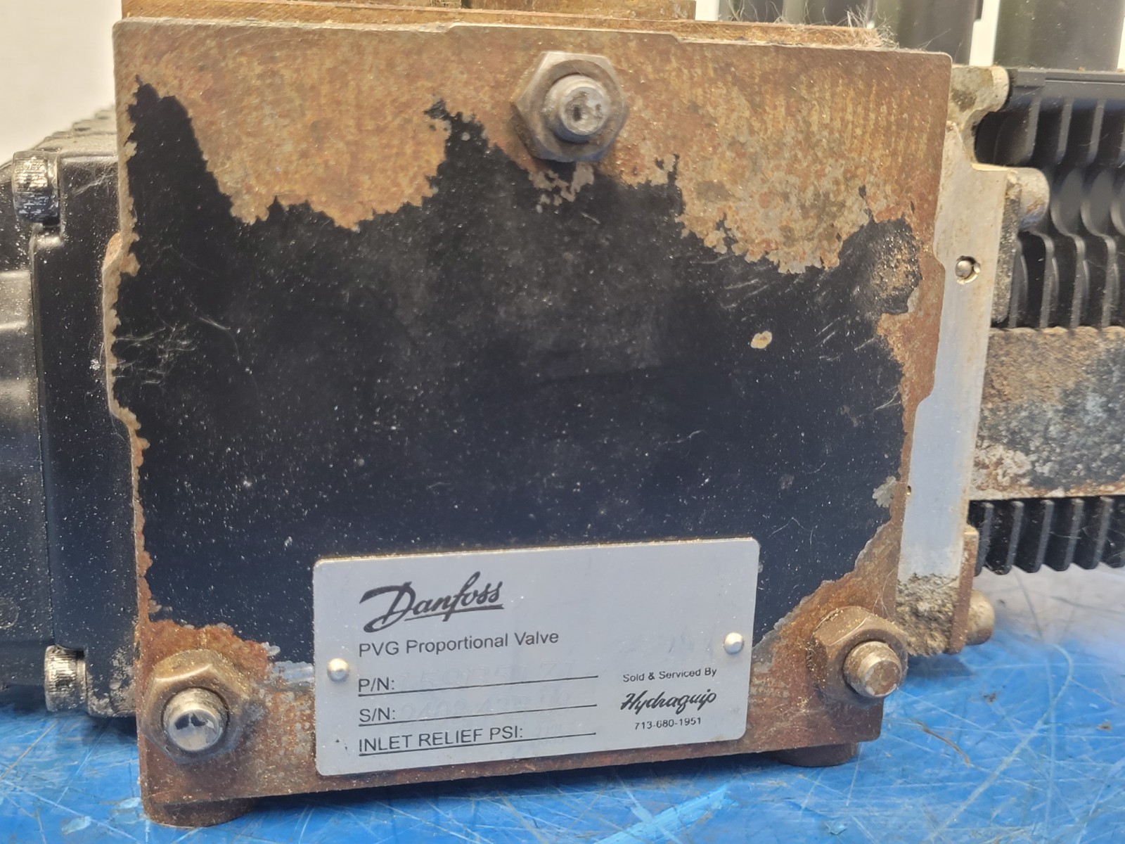 Danfoss PVG 32 4 x Proportional Hydraulic Valve Block 159B5171 Servo Valves