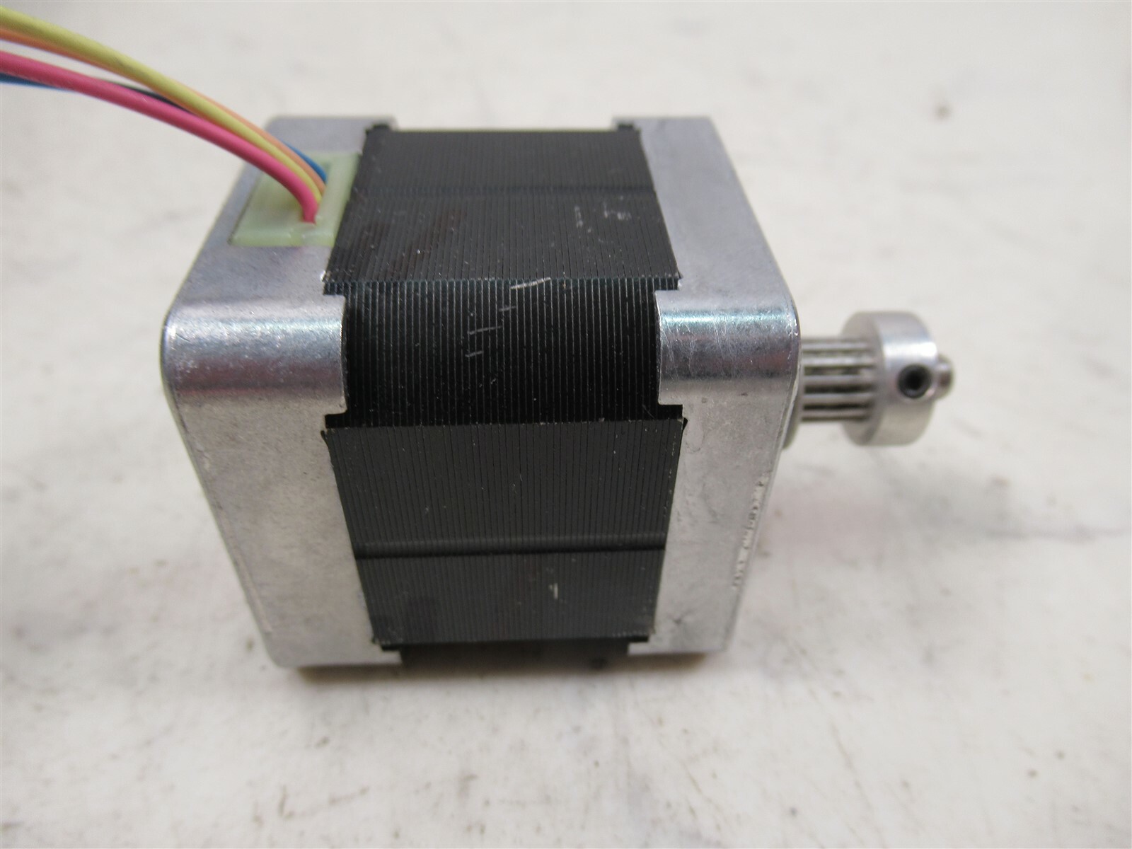 Minebea Matsushita Motor 17PM-K406-13W Stepper Motor T6Z12-01 W/ Gear Shaft