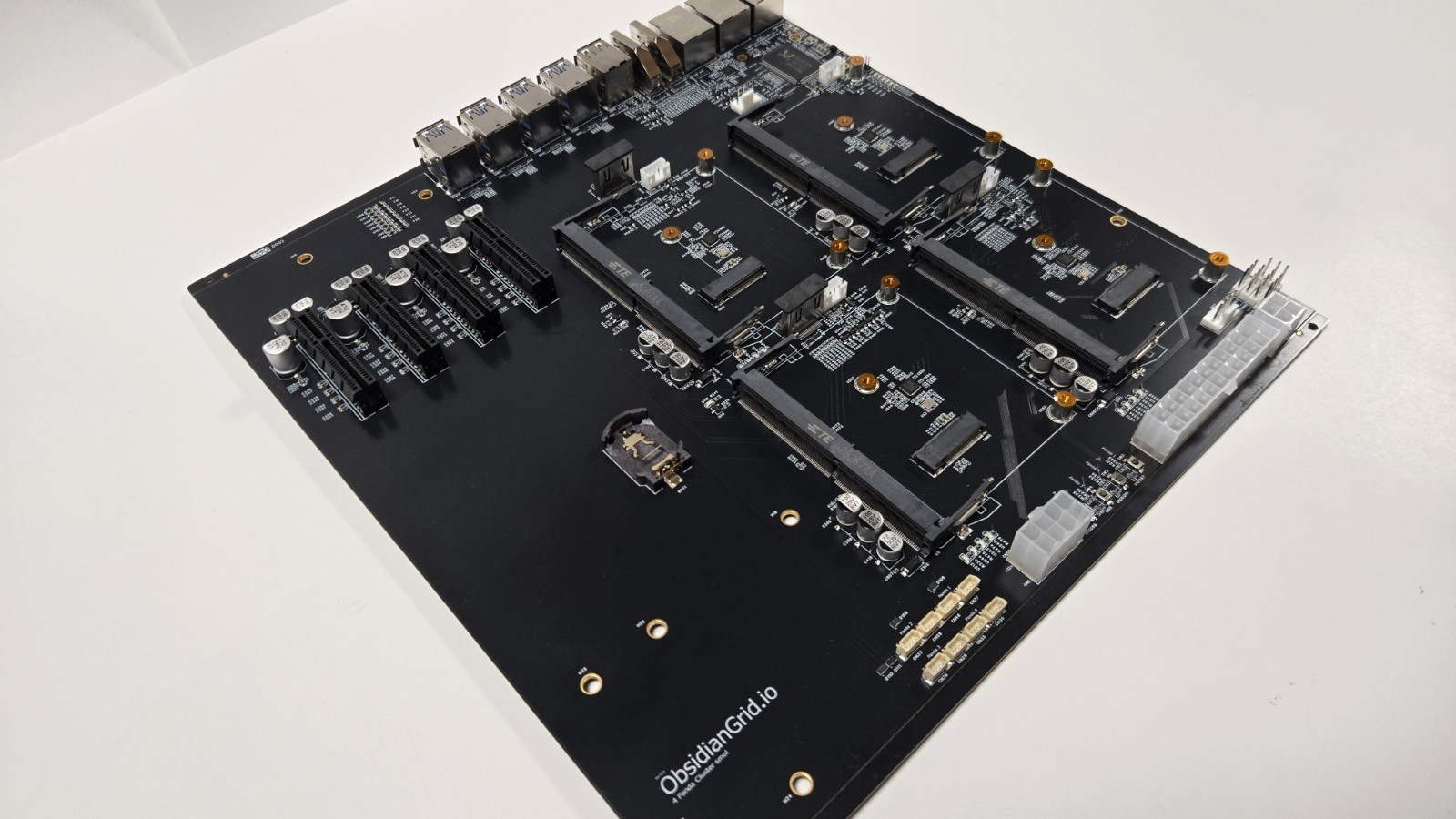 Lattepanda mu cluster/server development board 4 nodes