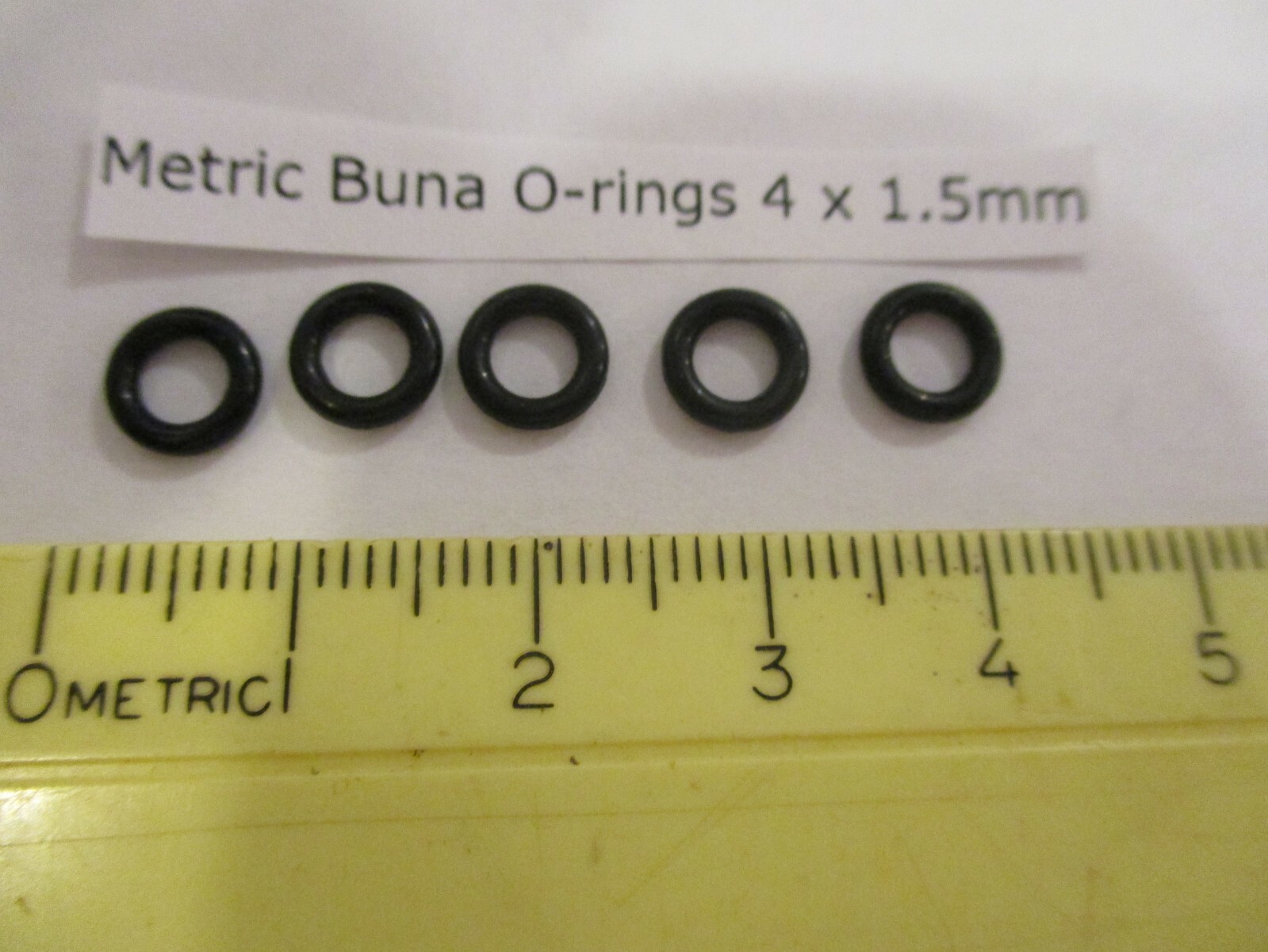 4mm ID x 7mm OD x 1.5mm thick O-ring. Buna-70. Quan 5..