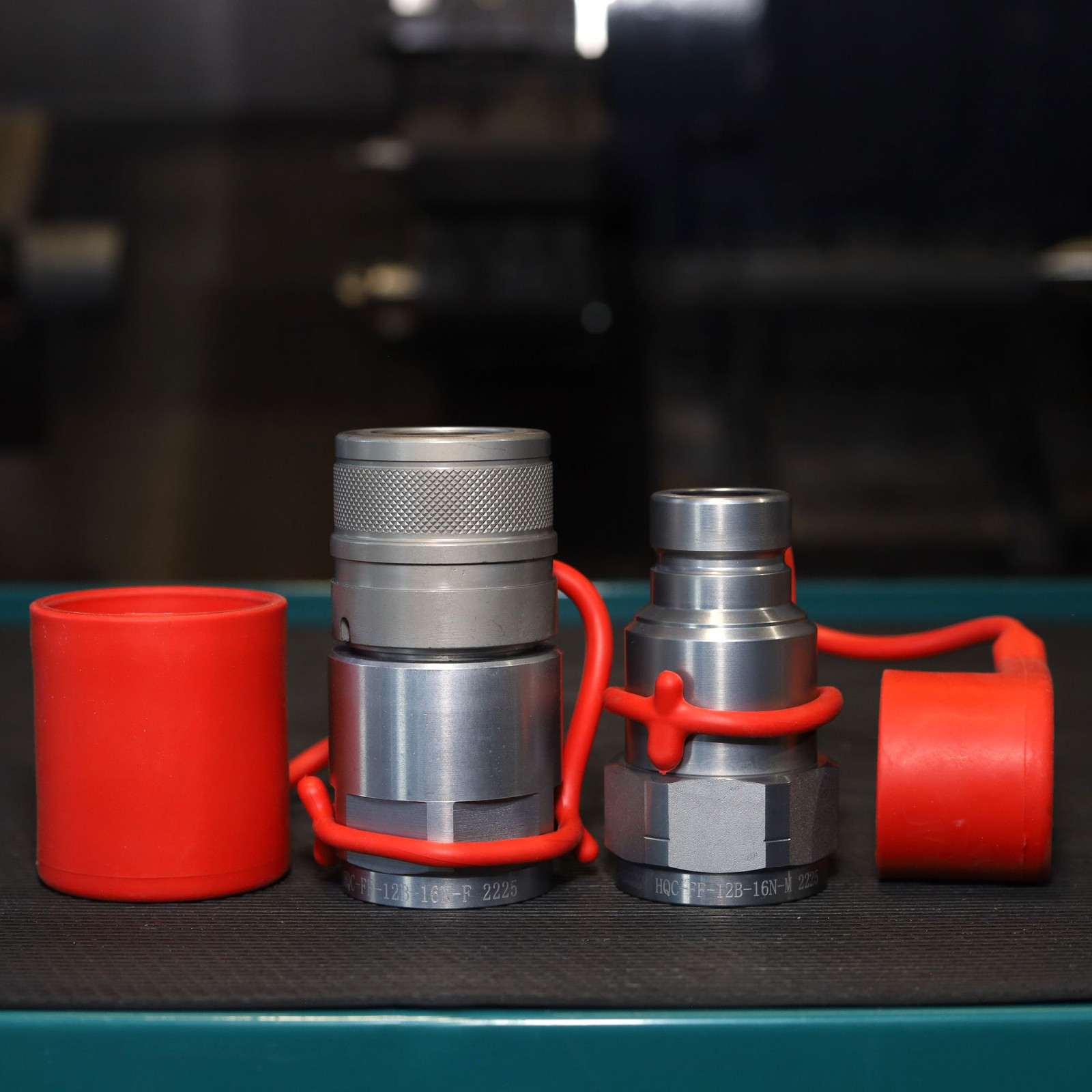 3/4″ Flat Face Hydraulic Quick Couplers Set – 1″ NPT Thread