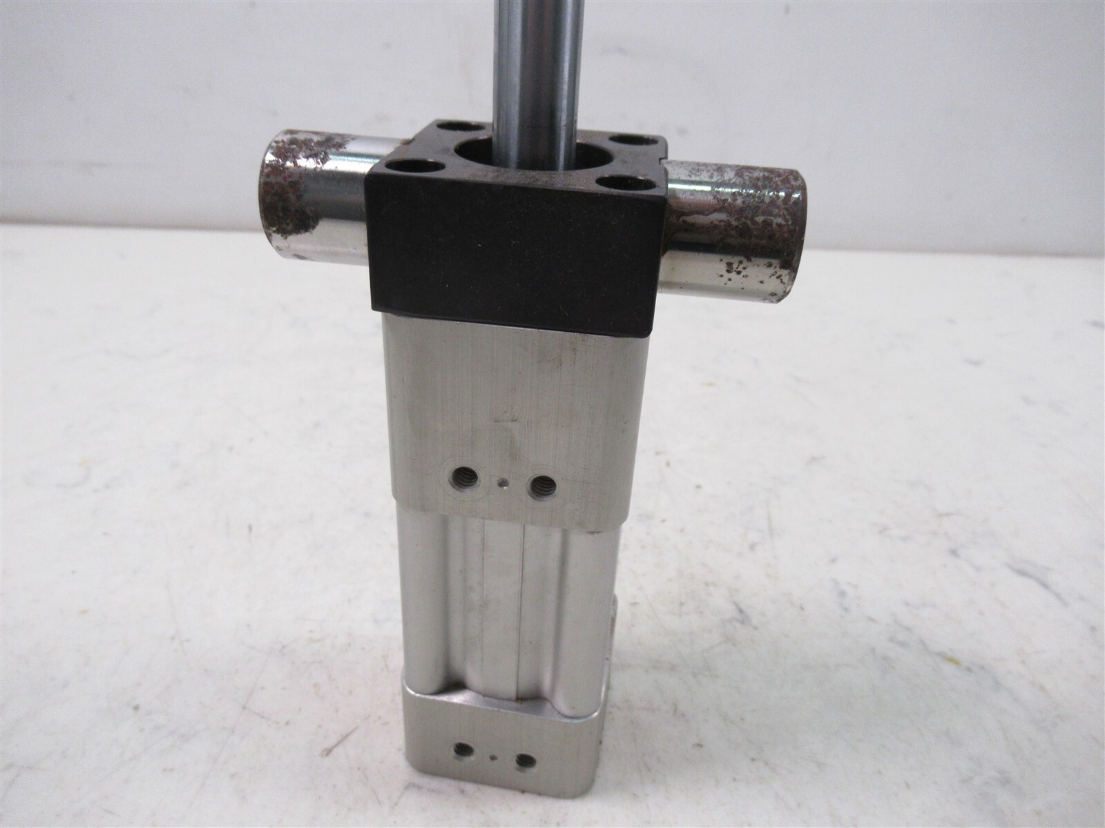 Rexroth TaskMaster Cylinder R432022009 Pneumatic Stroke Aluminum Cylinder 200psi