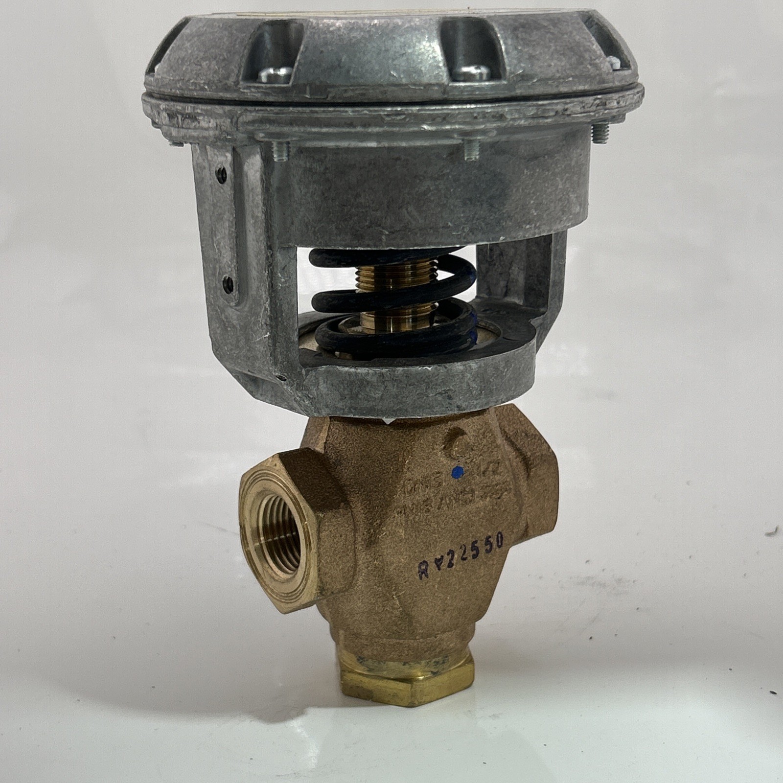 SEE Johnson Controls Actuated Valve, VG7842GT / V-3000-8012 CV4.6 T284F RY12122
