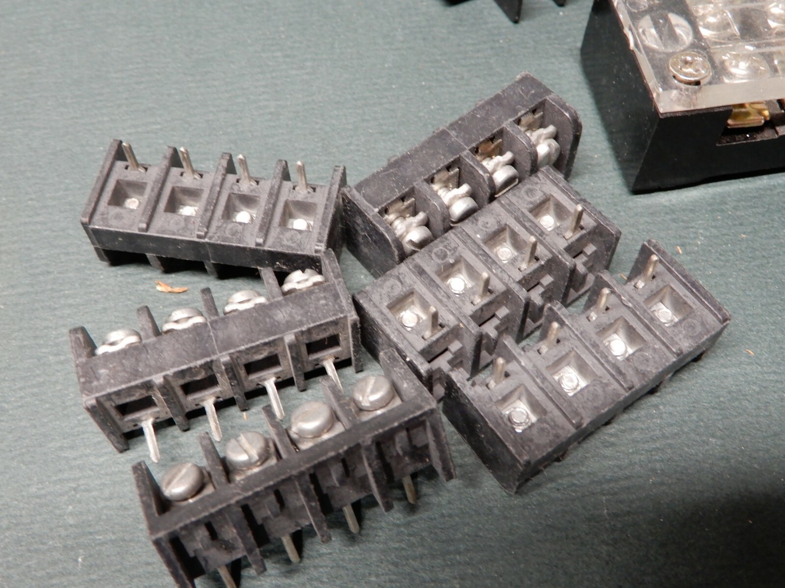 Lot of PCB Mount Terminal Strips and Blocks Shown