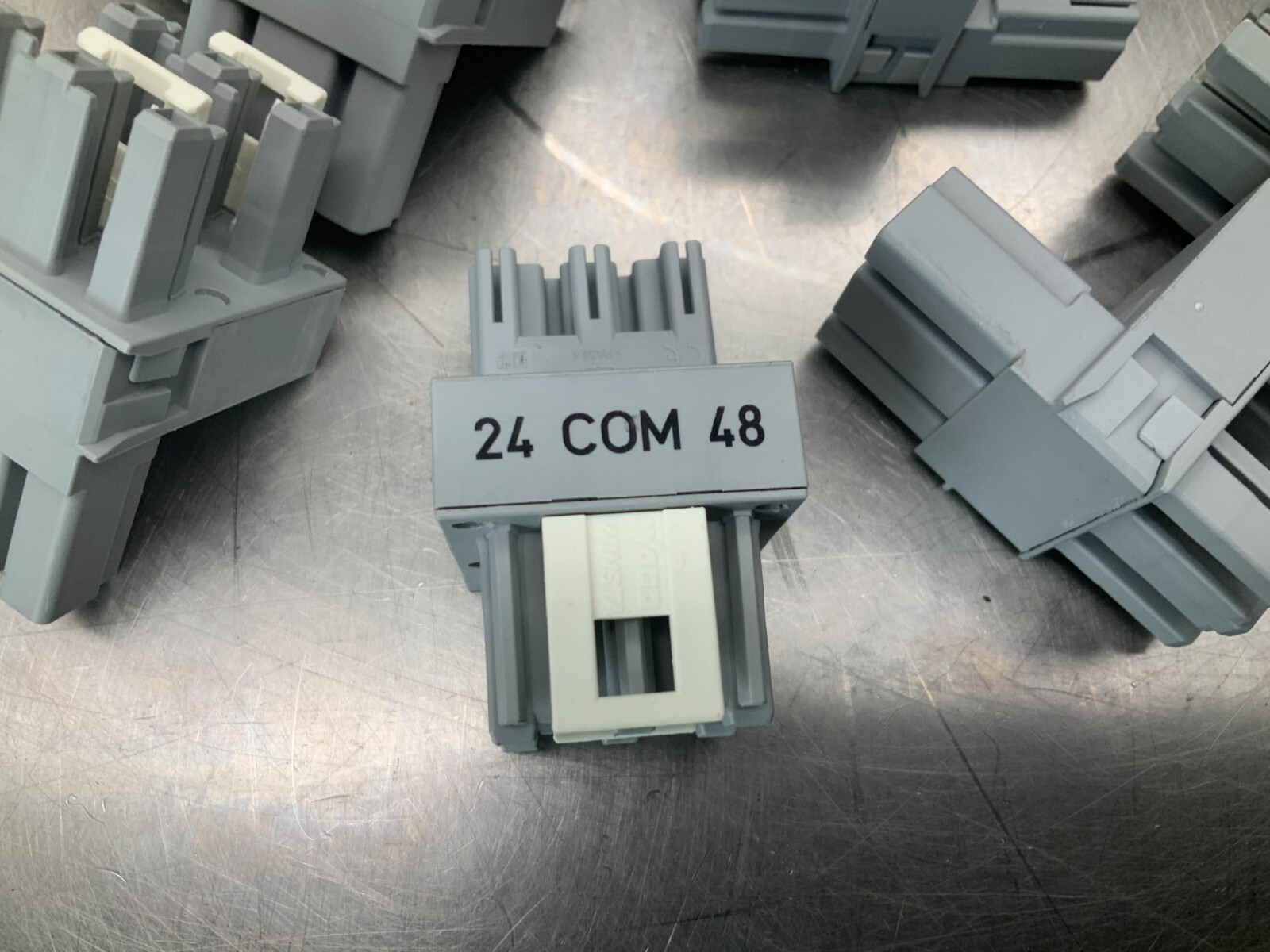 (7) Wago 5127-8059 H DISTRIBUTION 3 POS GRY