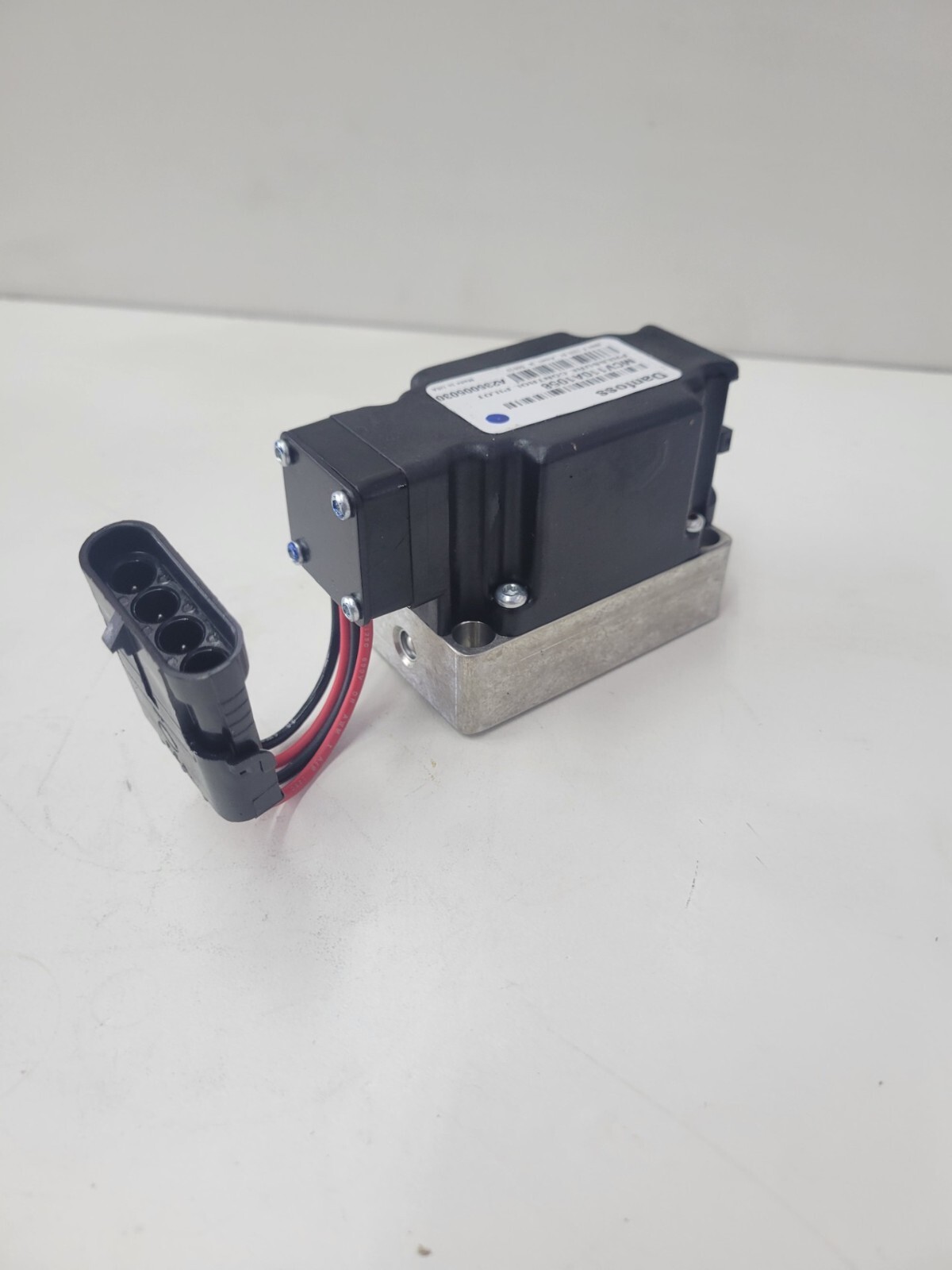 MCV110A1058 Danfoss Pressure Control Pilot with Packard Connector