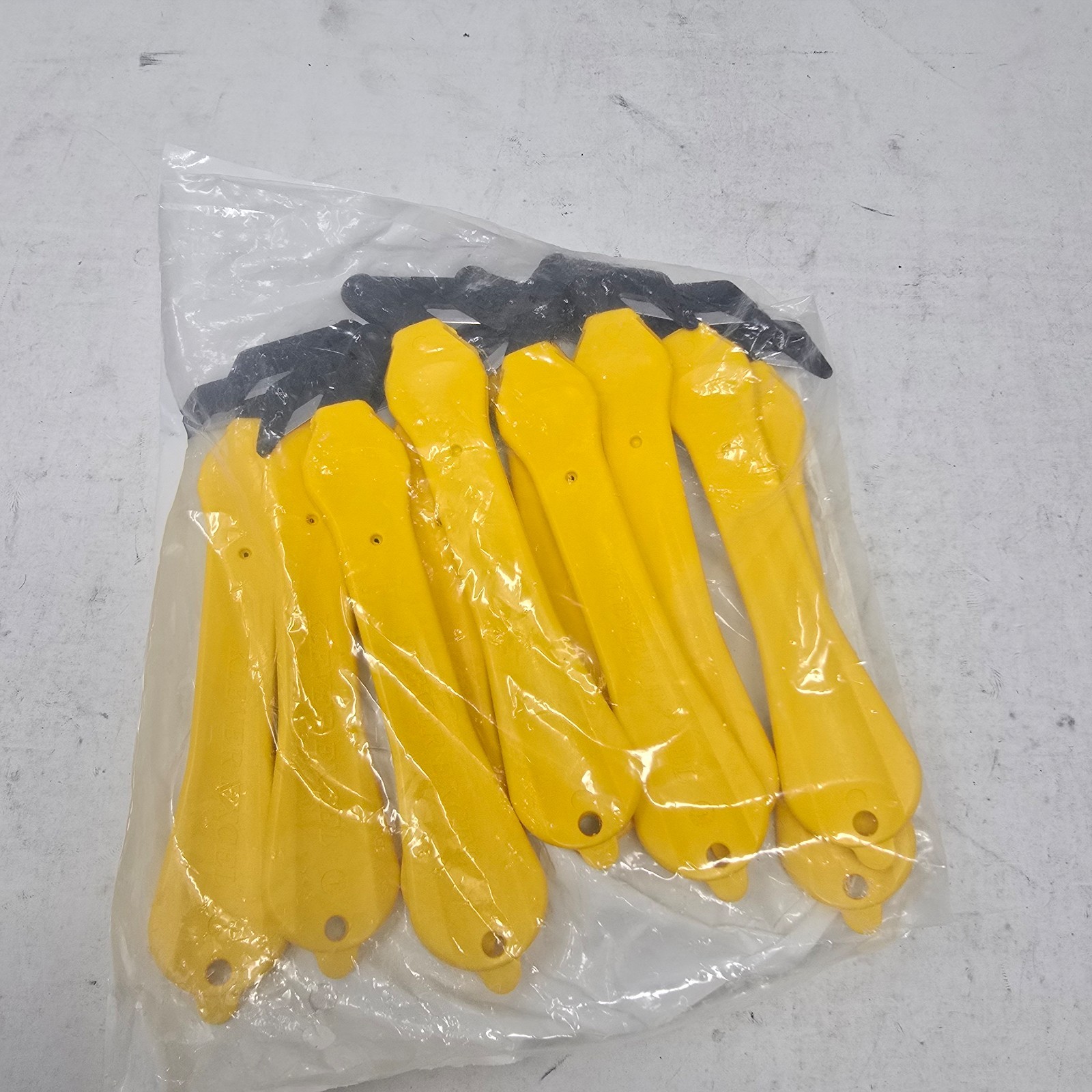10 Klever Excel Fastenal 7″ Yellow Hook Style Safety Cutter Box Tape KCJ-4-30Y