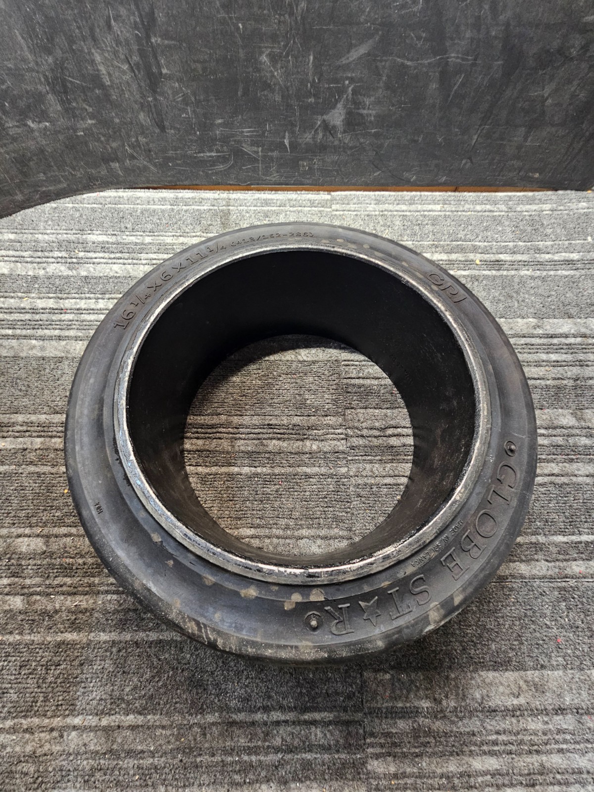 (QTY 1 Globe Star A250601898 Solid Smooth Press-On Forklift Tire 16-1/4x6x11-1/4