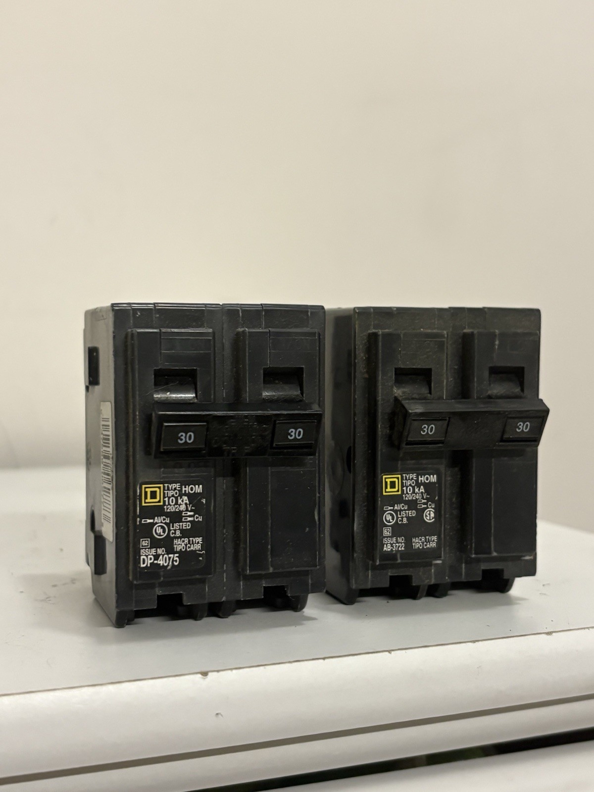 (Lot Of 2) Square D HOM230 Type HOM 2 Pole 30 Amp Home Line Circuit Breakers