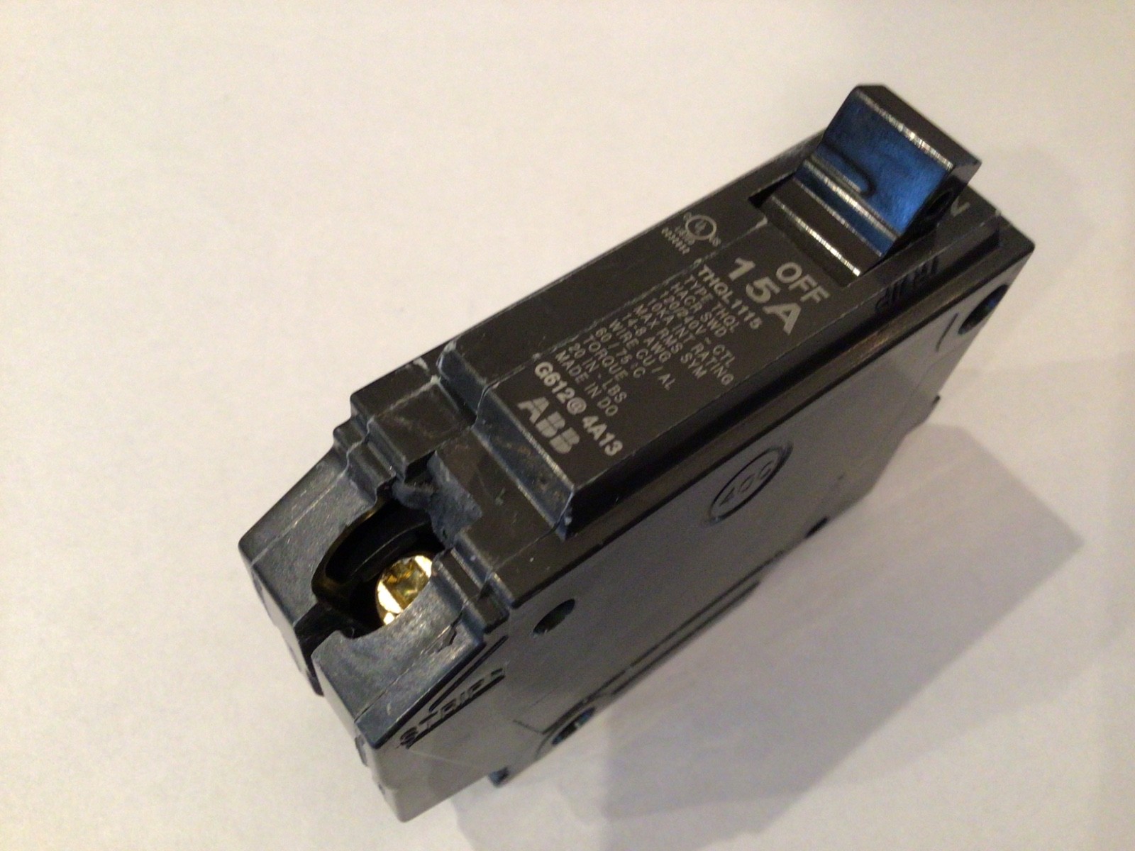 GE THQL1115 N 15A 120V 1P NEW UNUSED