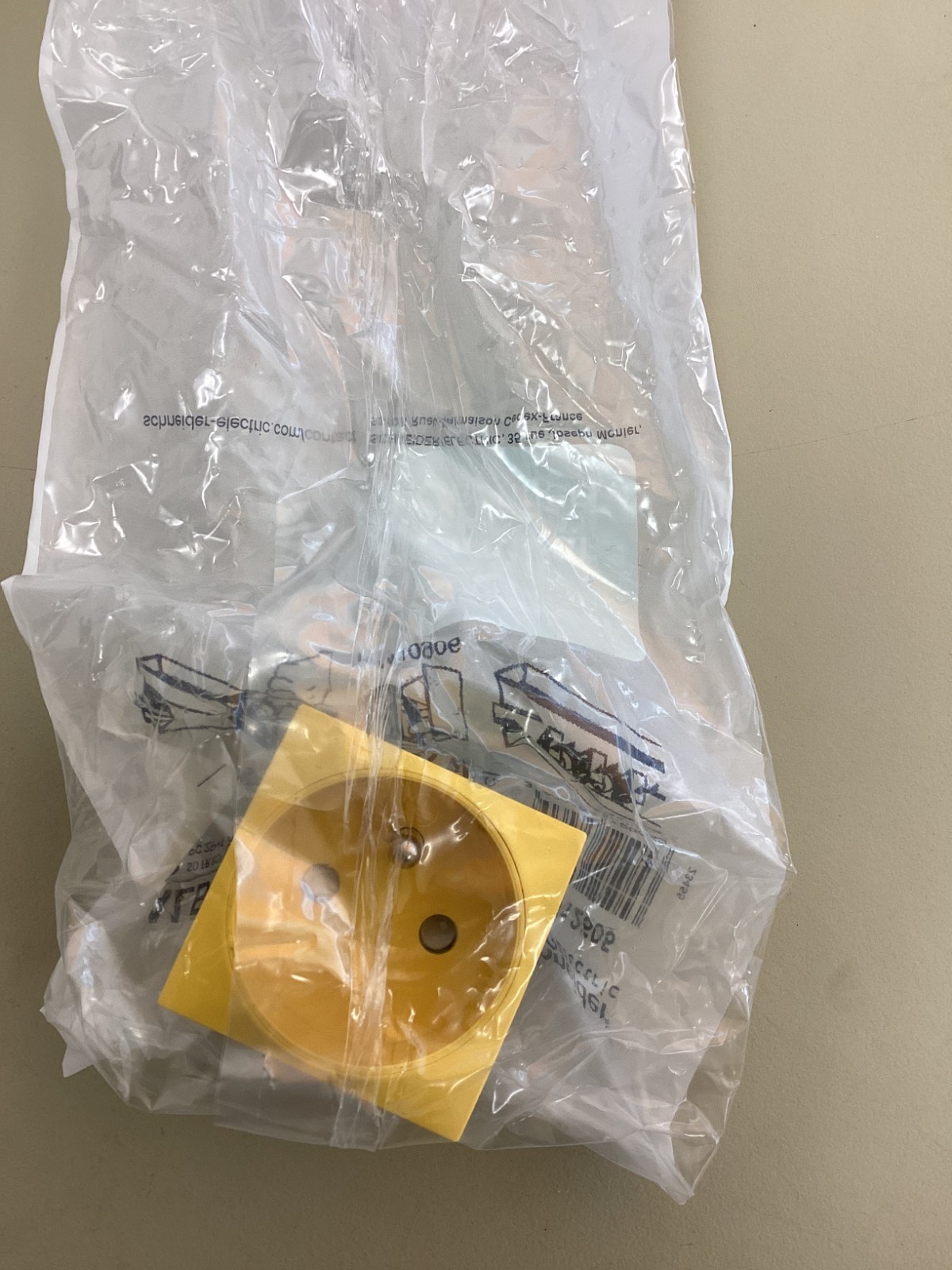 Schneider ALB4521210 2P Rotoclip Socket – Yellow 10pcs
