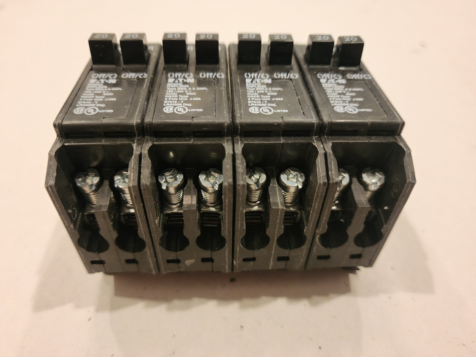 (4) NEW Eaton BR2020 20Amp Tandem Circuit Breaker Cutler Hammer 4pc